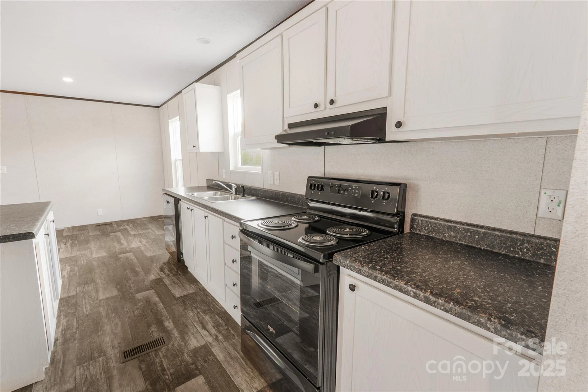 270 Plain View Drive - Photo 5