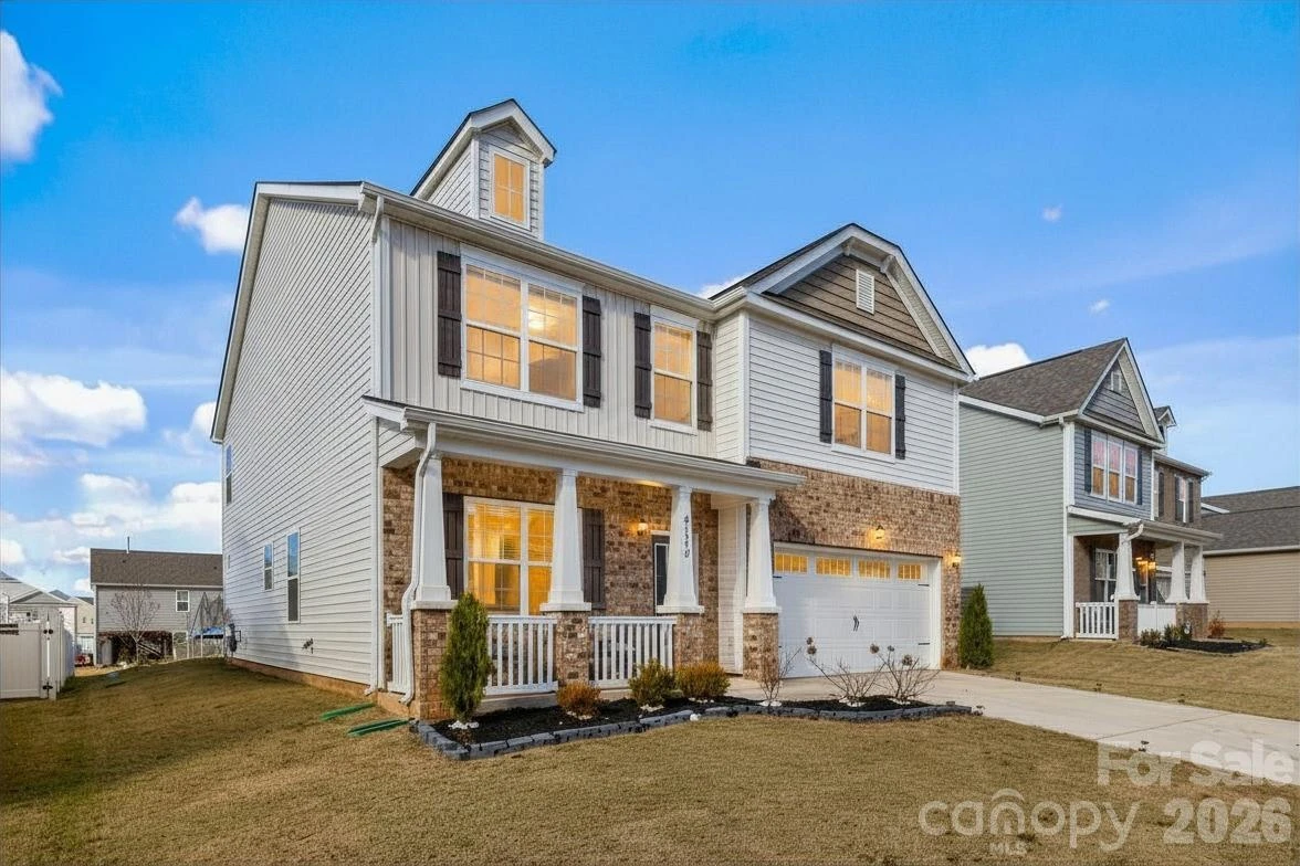 9142 Mackinaw Drive - Photo 2