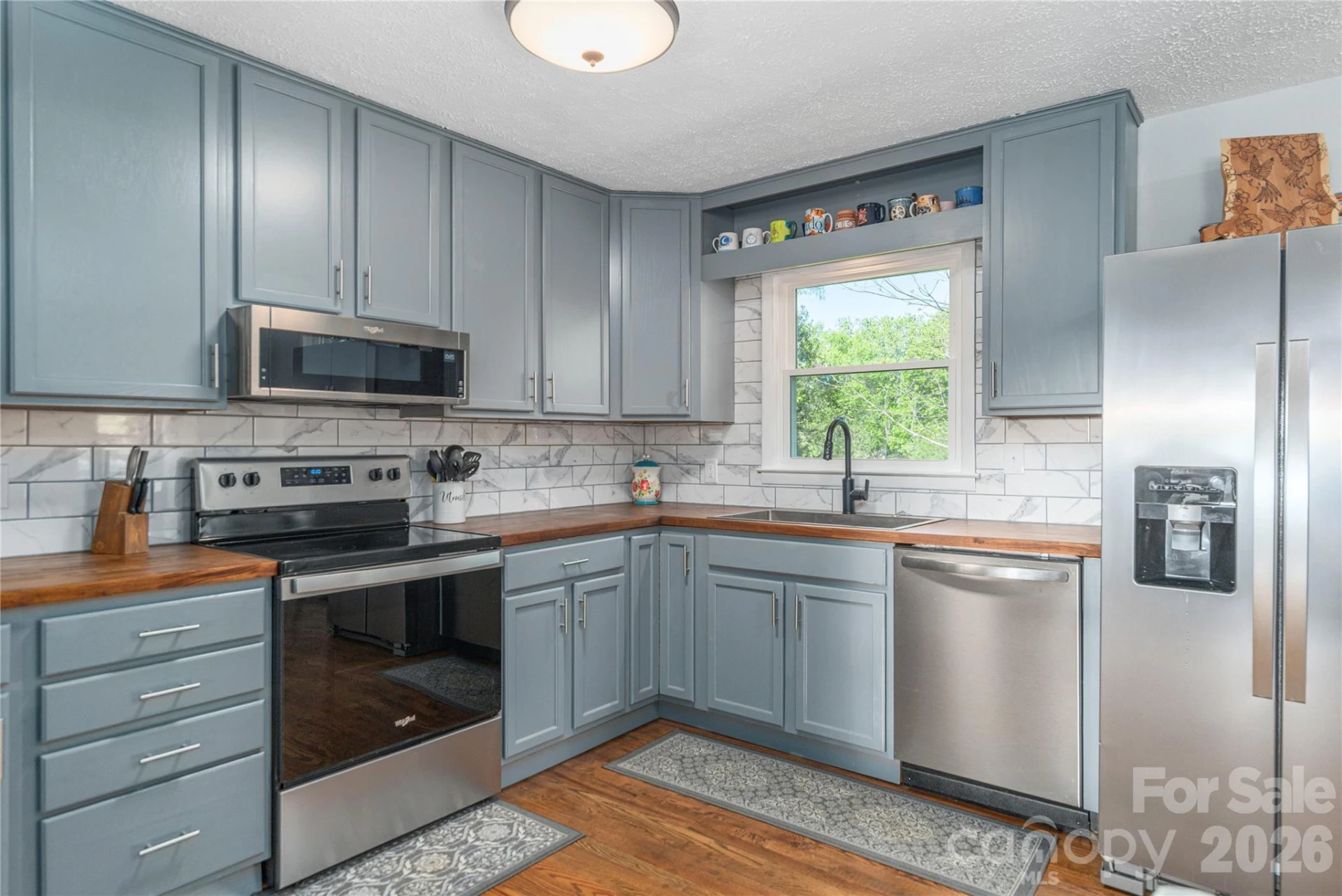 65 Lakeview Street - Photo 2