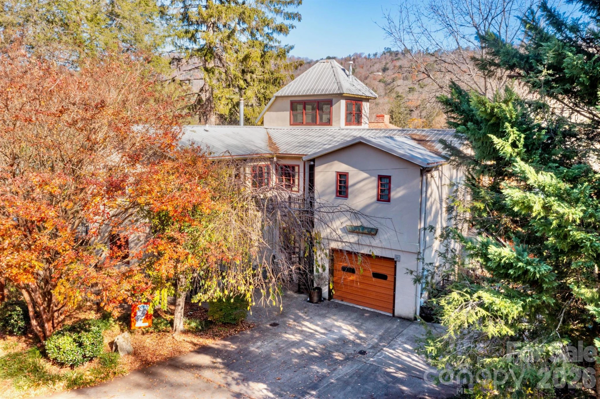 297 Hillside Street - Photo 3