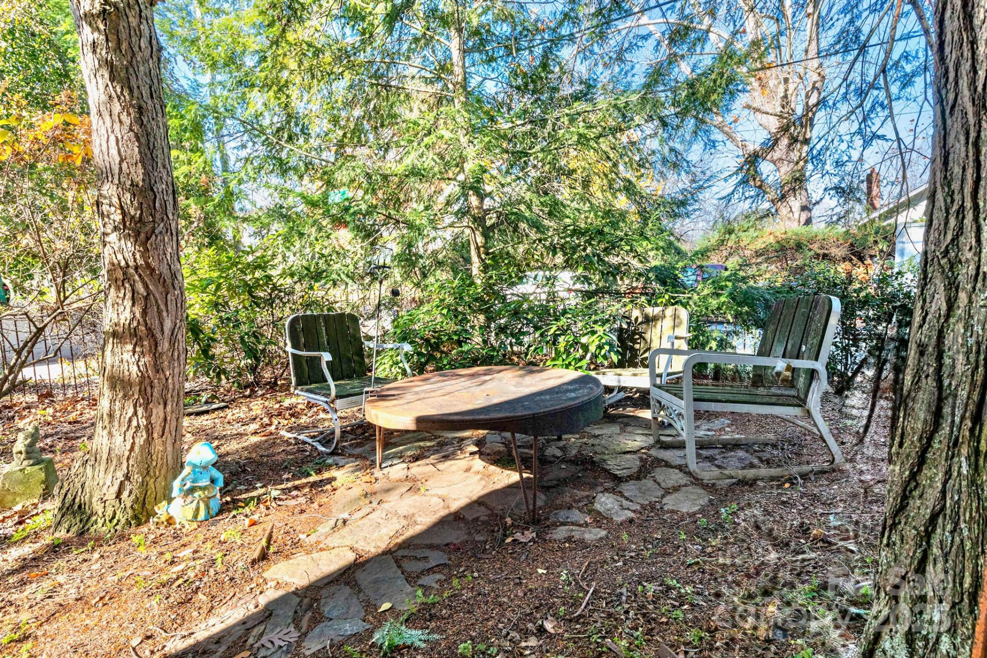 297 Hillside Street - Photo 37