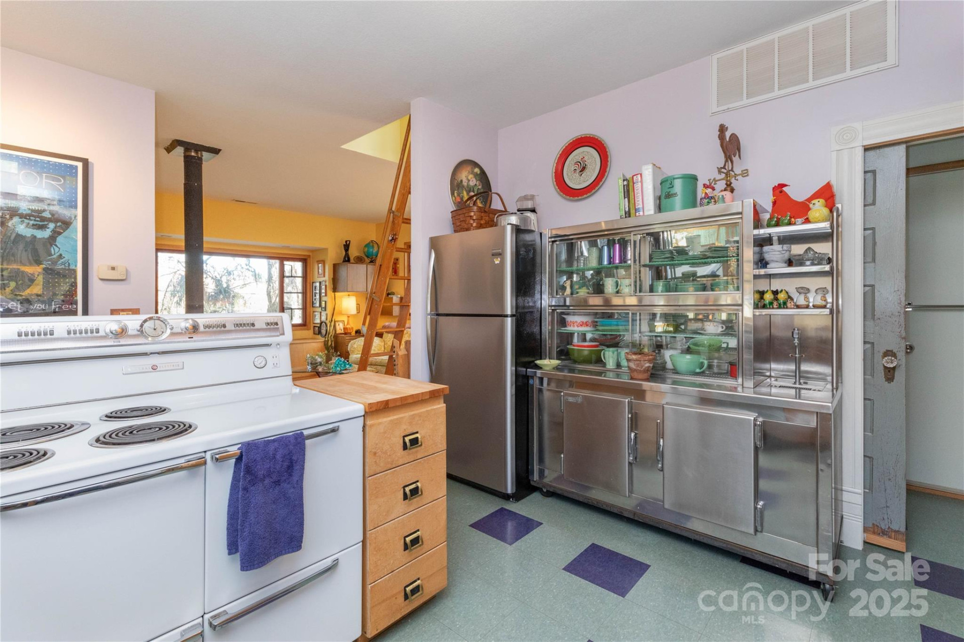 297 Hillside Street - Photo 9