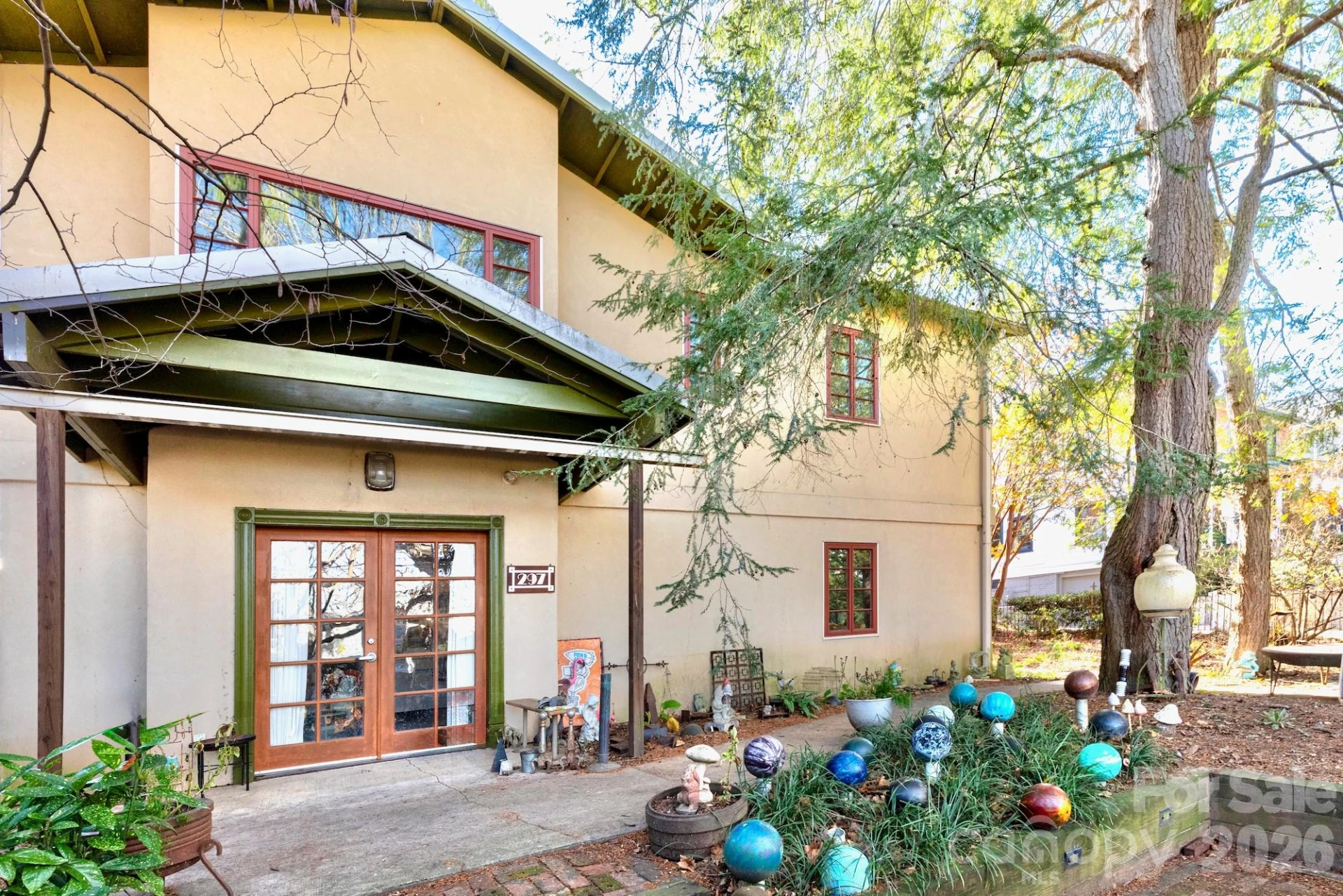 297 Hillside Street - Photo 3