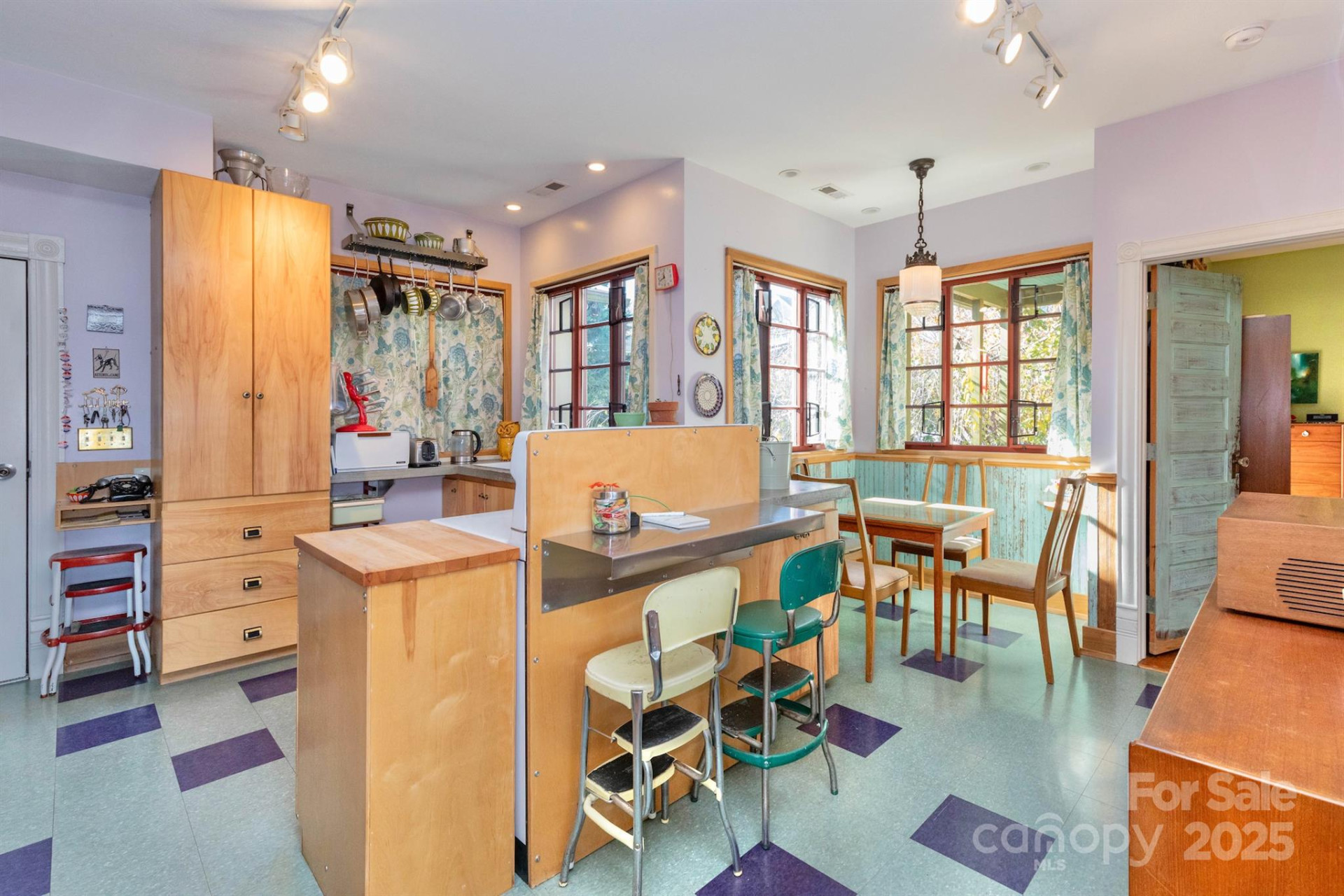 297 Hillside Street - Photo 6