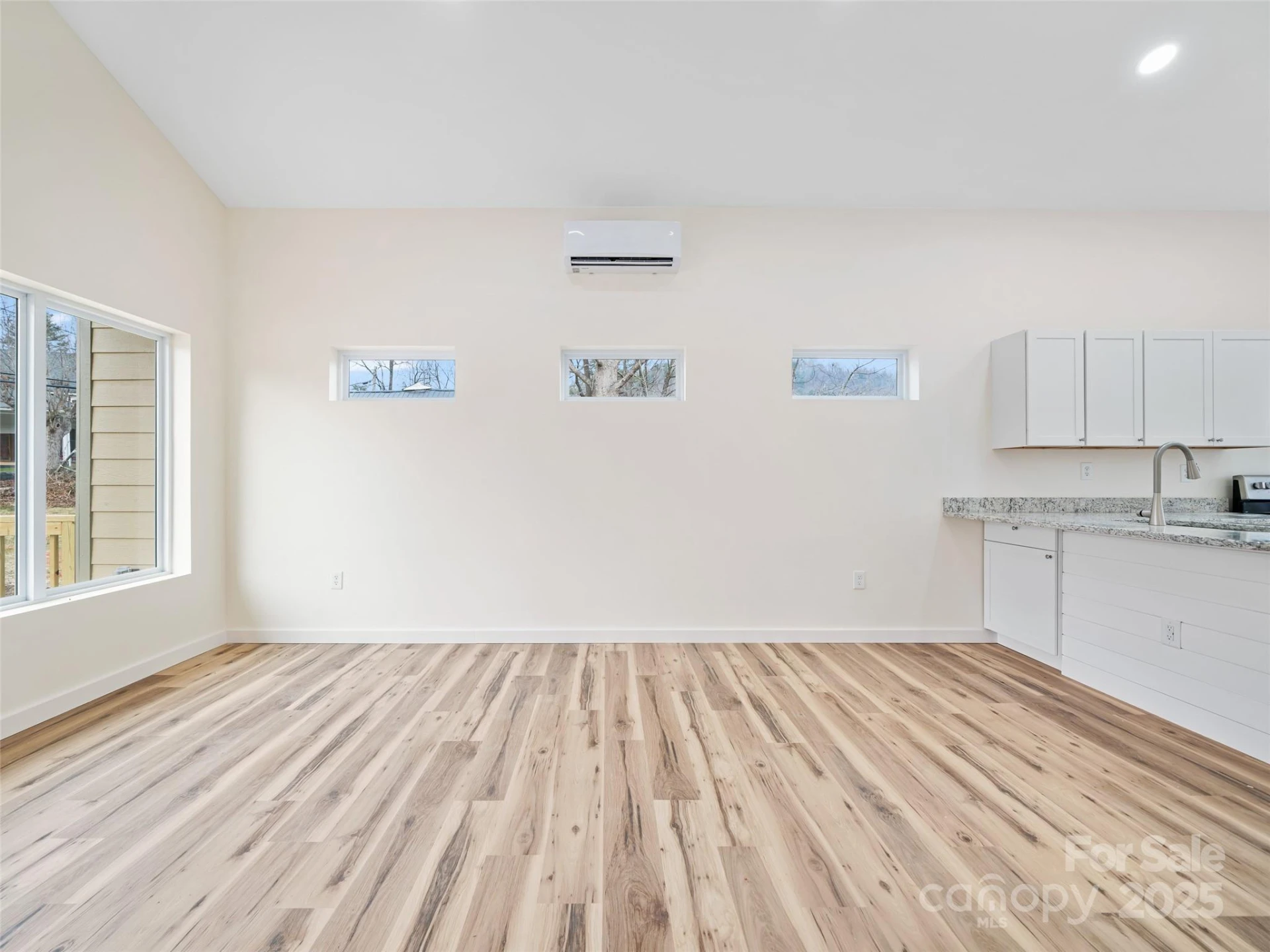 48 Phillips Lane - Photo 3