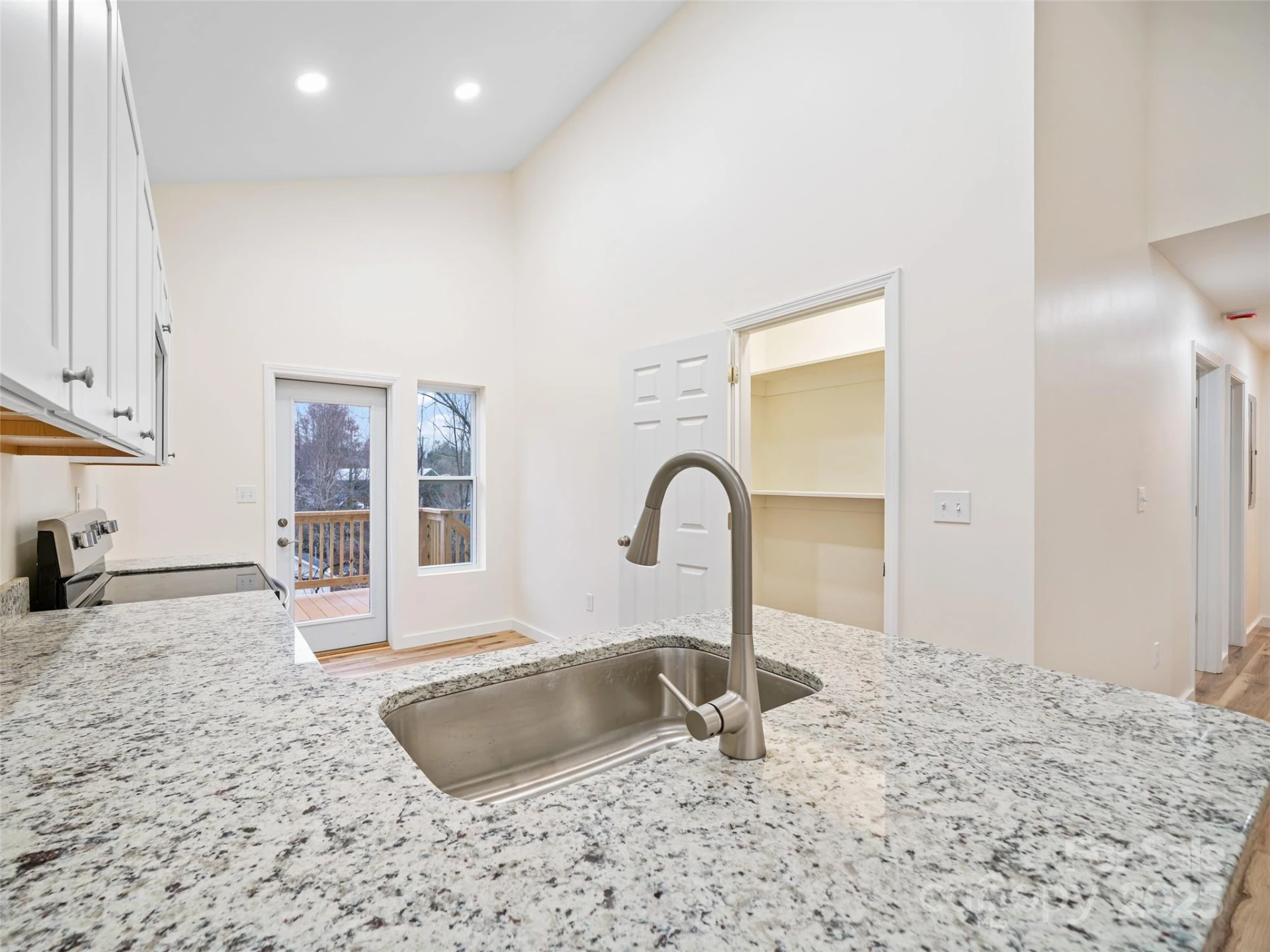 48 Phillips Lane - Photo 7