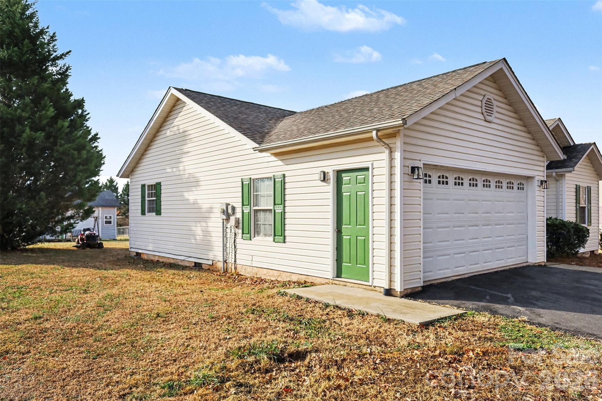 105 3rd Avenue - Photo 3