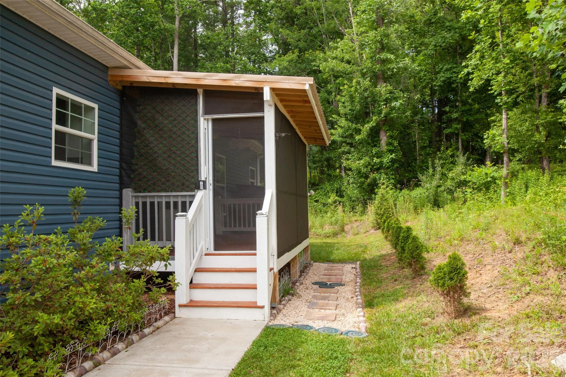 83 Moss Hill Drive - Photo 33