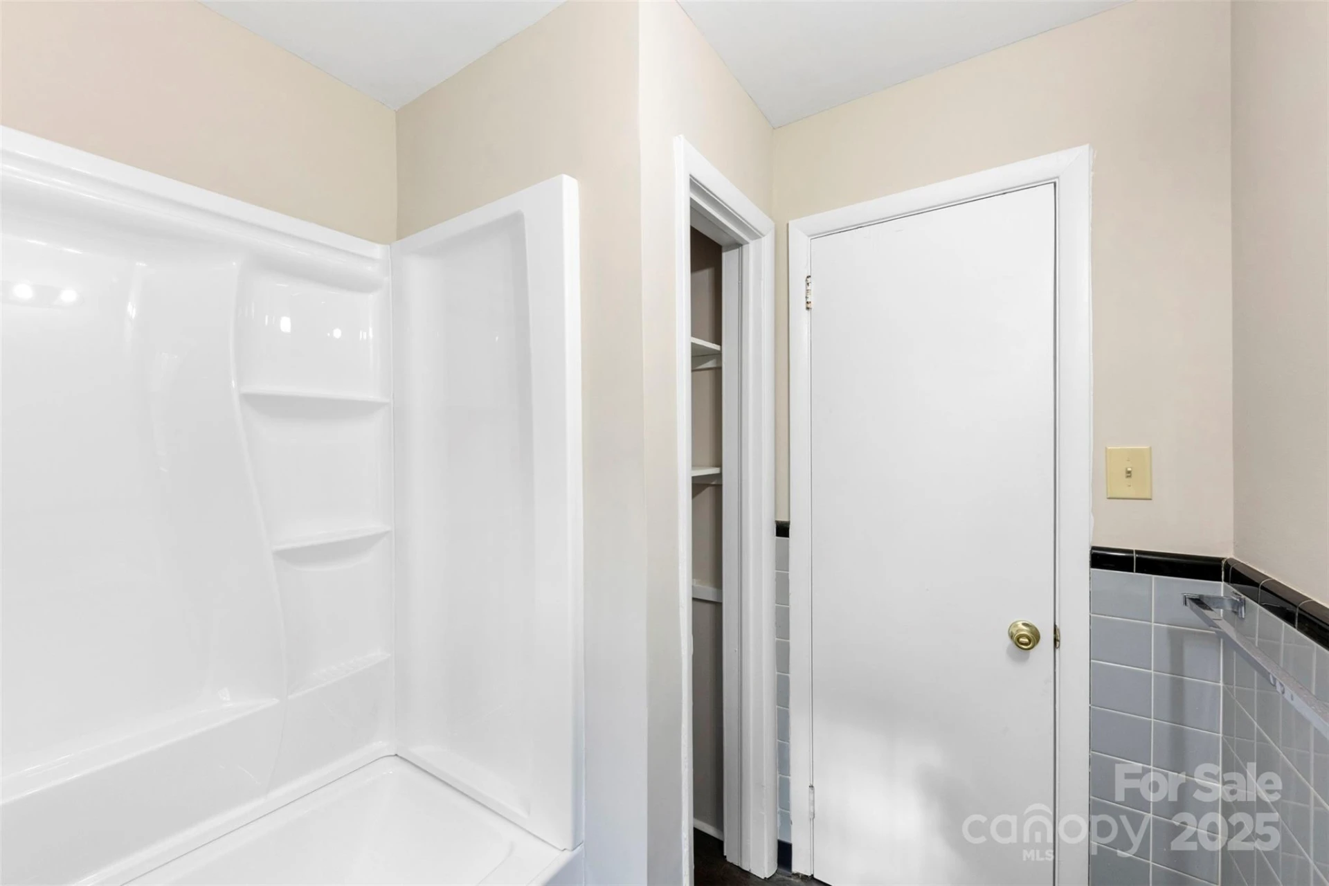 746 Vale Street - Photo 12