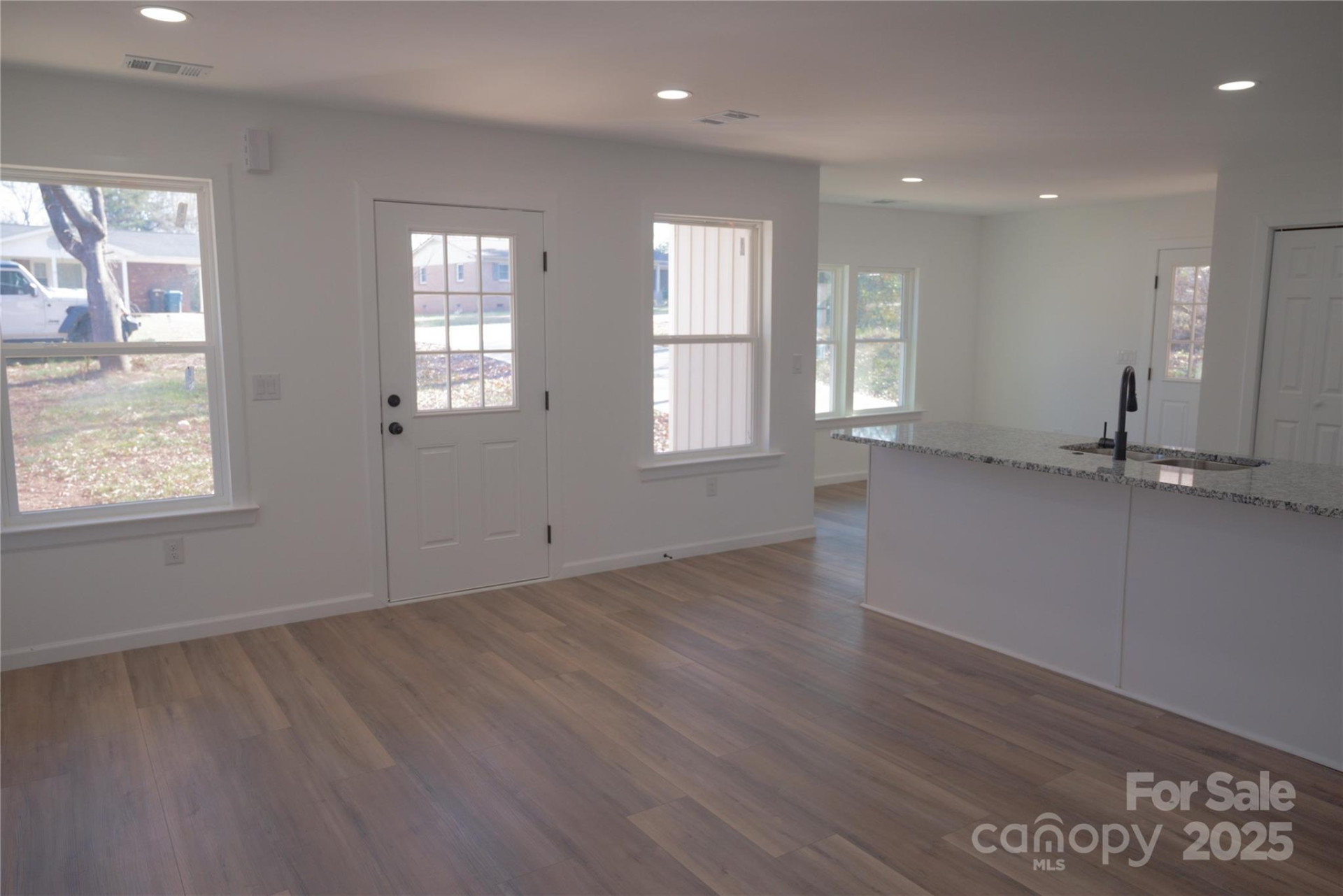213 Mountain View Street - Photo 12