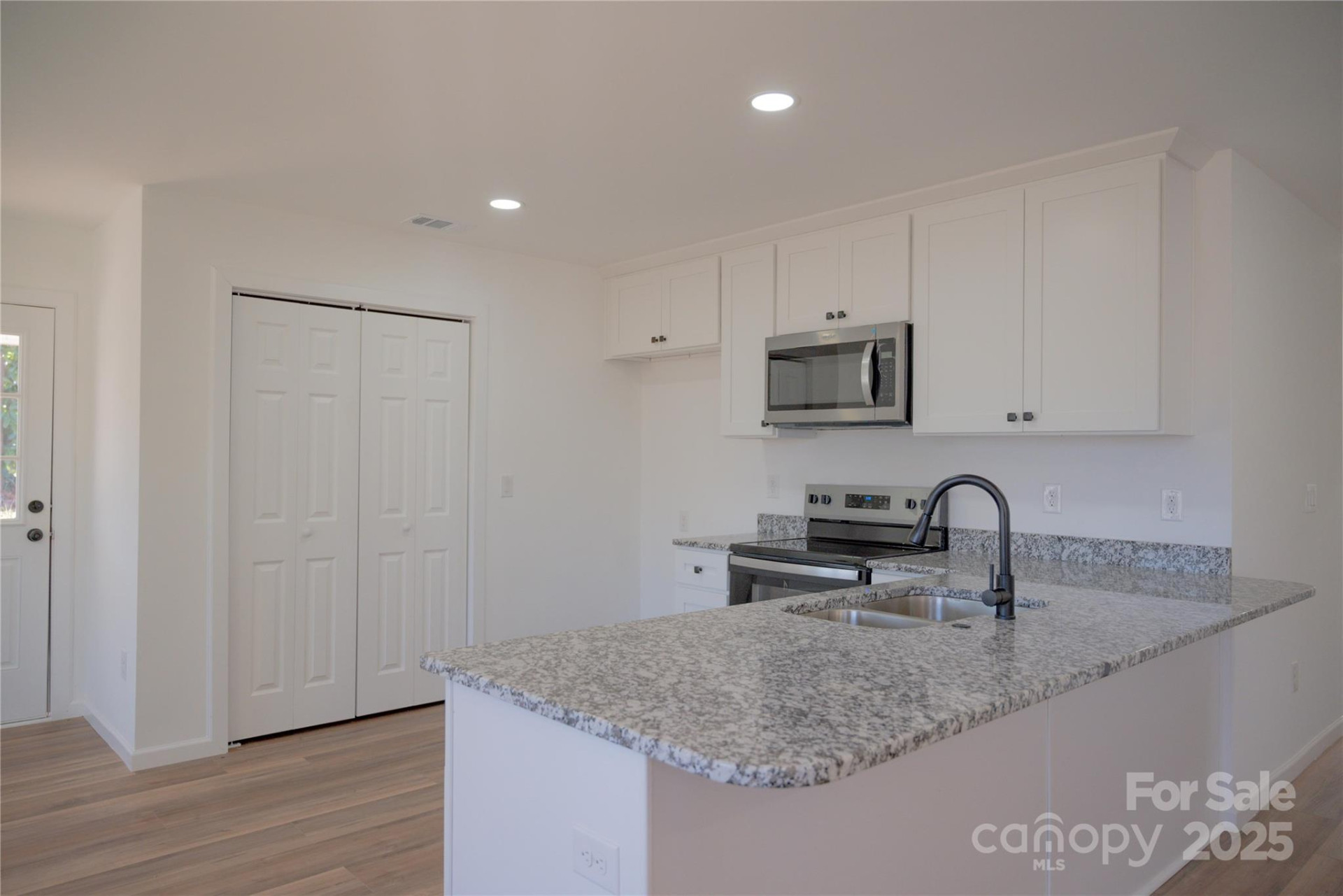 213 Mountain View Street - Photo 10