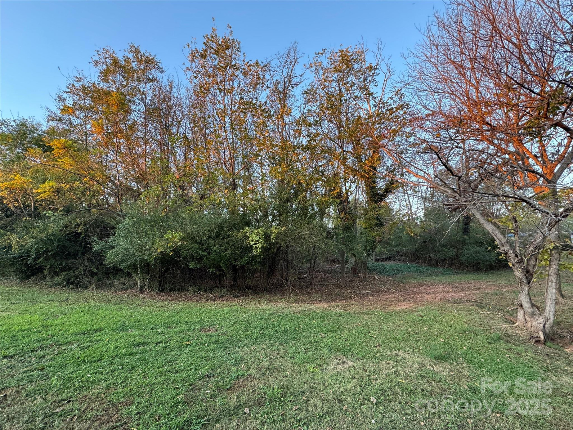 144 St Helena Drive - Photo 9