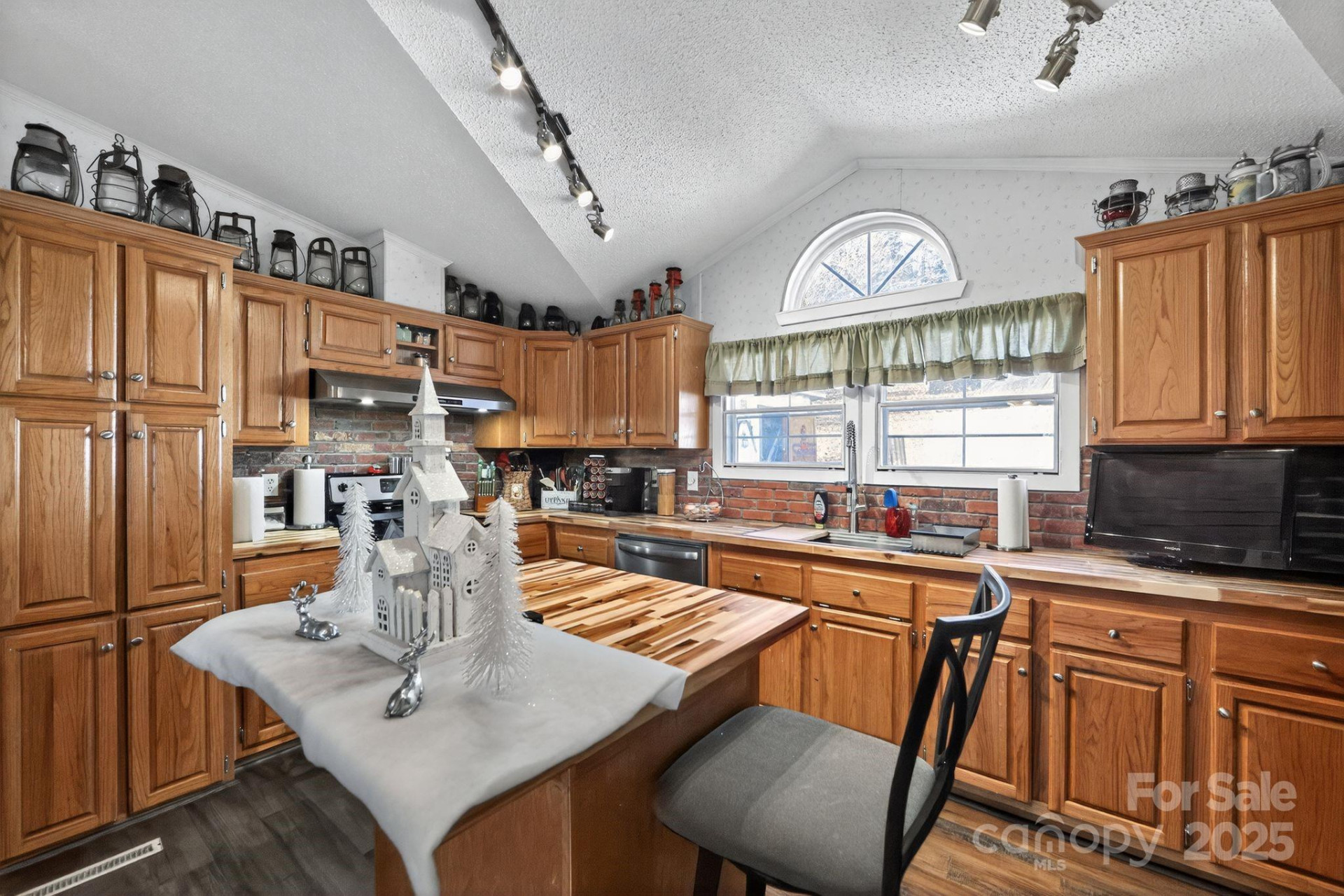 19 R Morton Lane - Photo 16