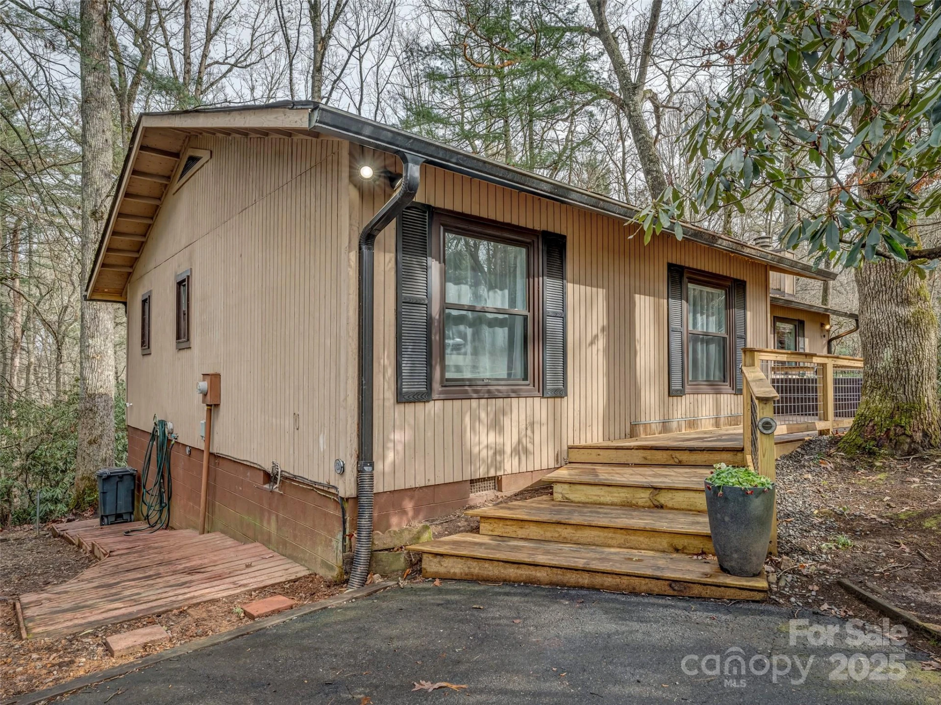 531 Three Mile Knob Road - Photo 3