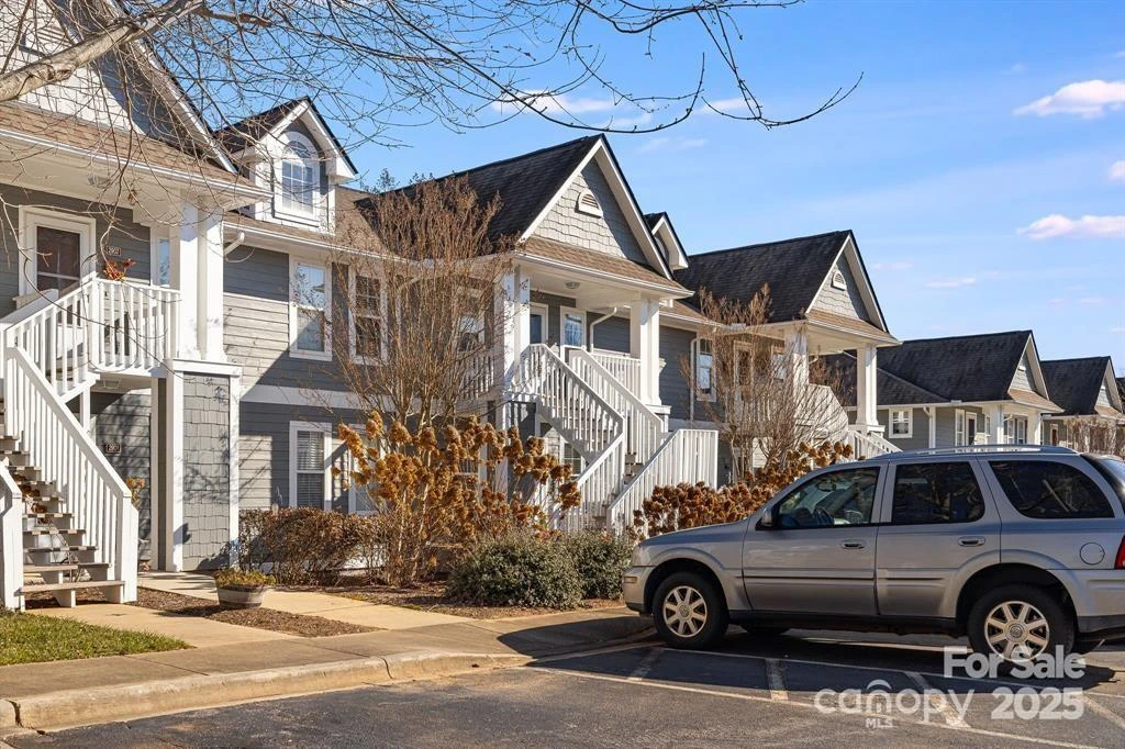 2904 Sagamore Lane - Photo 2