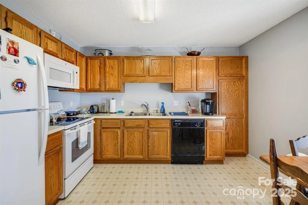 2904 Sagamore Lane - Photo 10