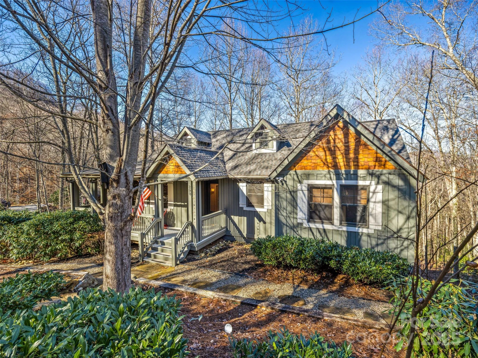 298 Hedgewood Drive - Photo 2