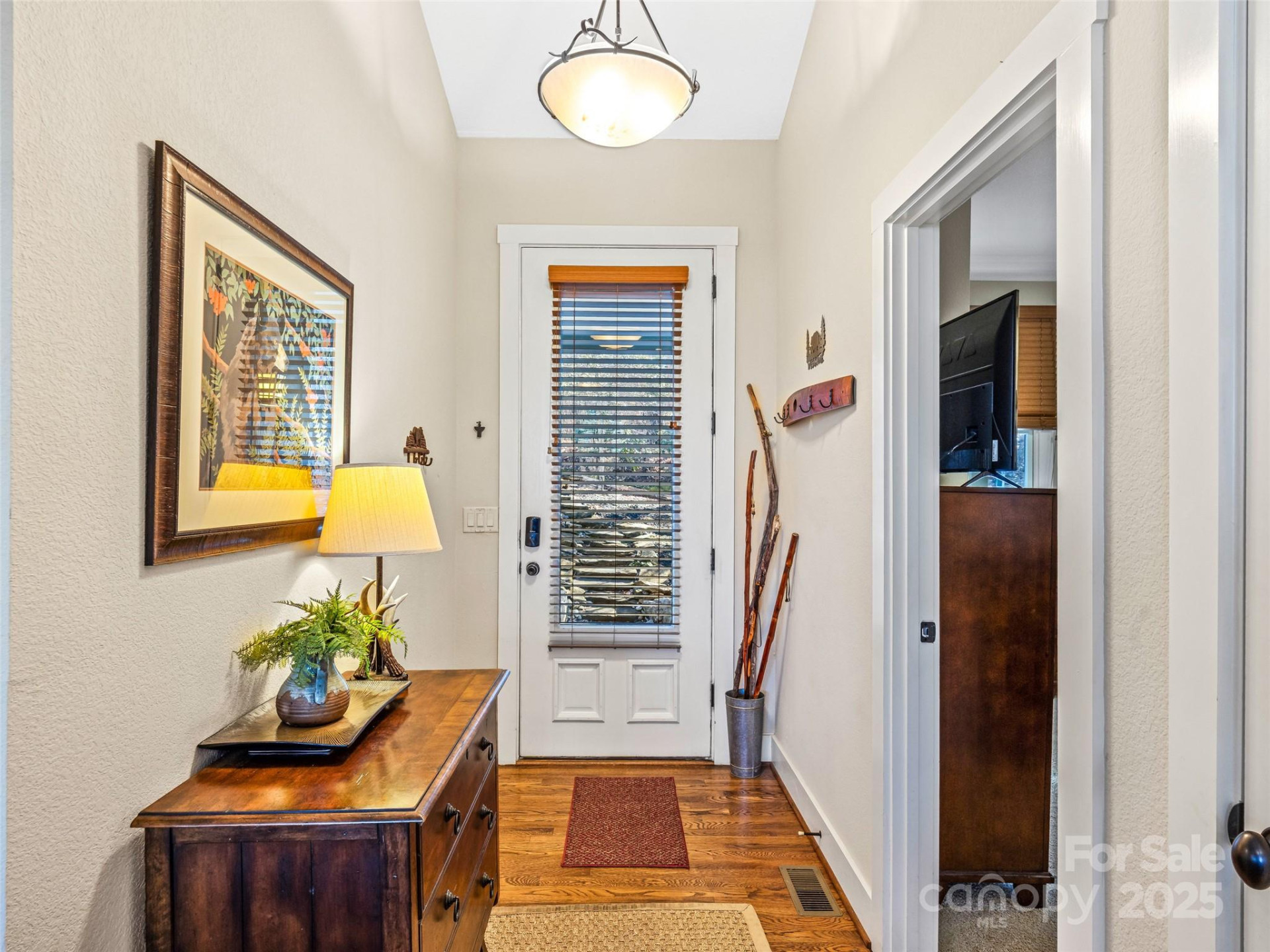 298 Hedgewood Drive - Photo 4