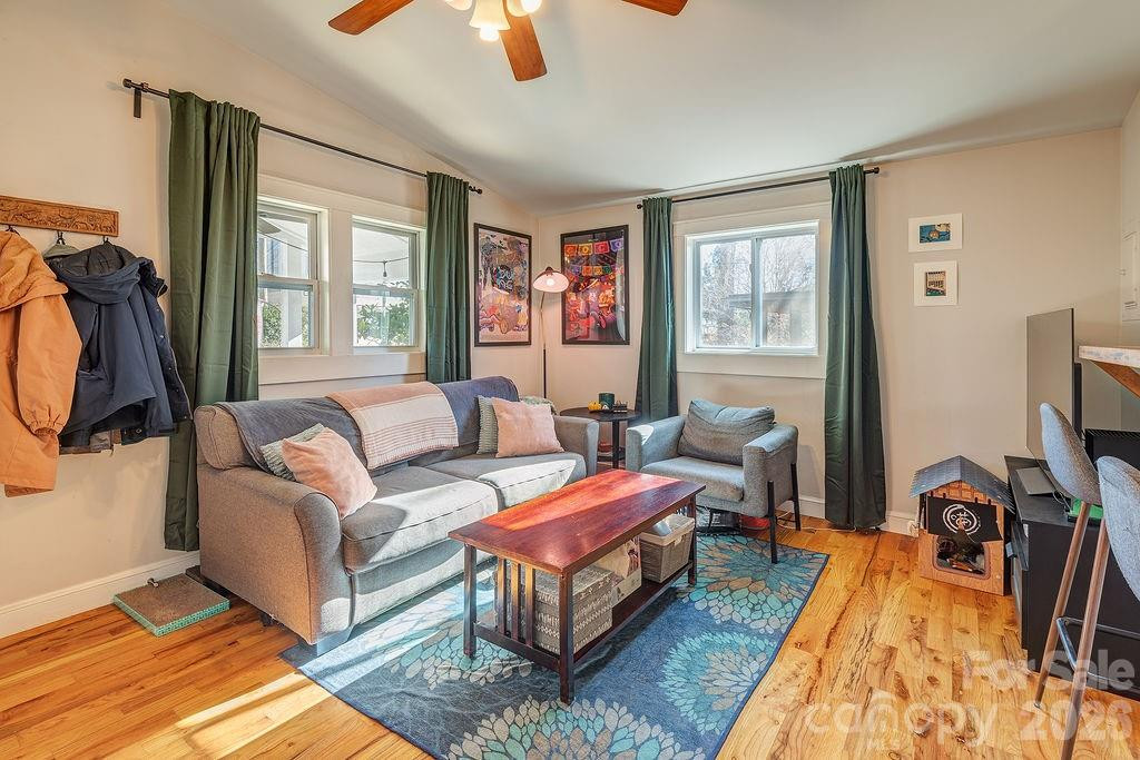 54 Liberty Street - Photo 4