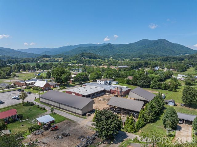 635 Sonoma Road, Waynesville, NC, 28786