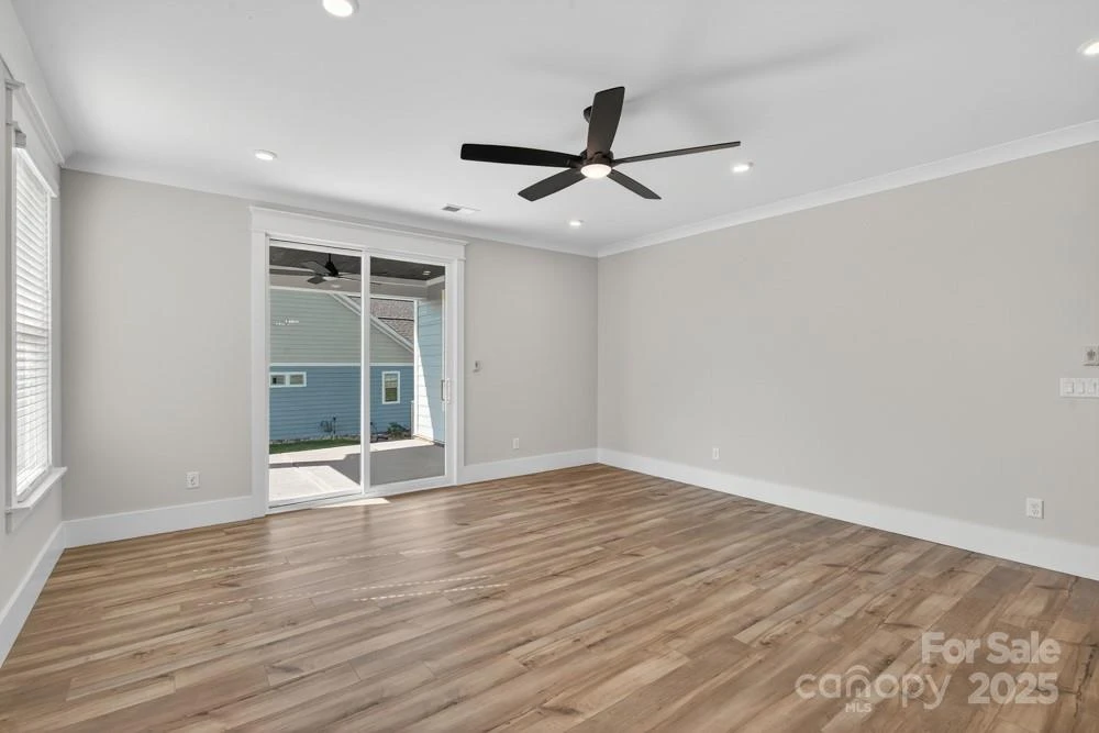 2068 Fordhill Street - Photo 36