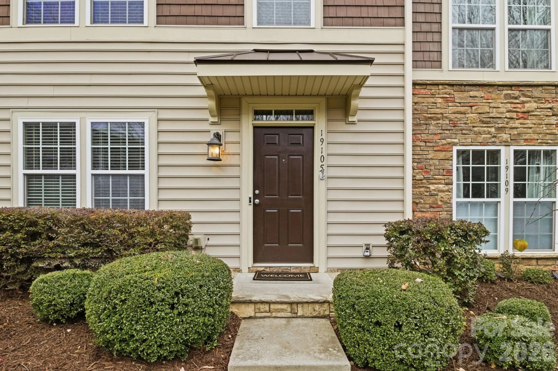 19105 Chandlers Landing Drive - Photo 2