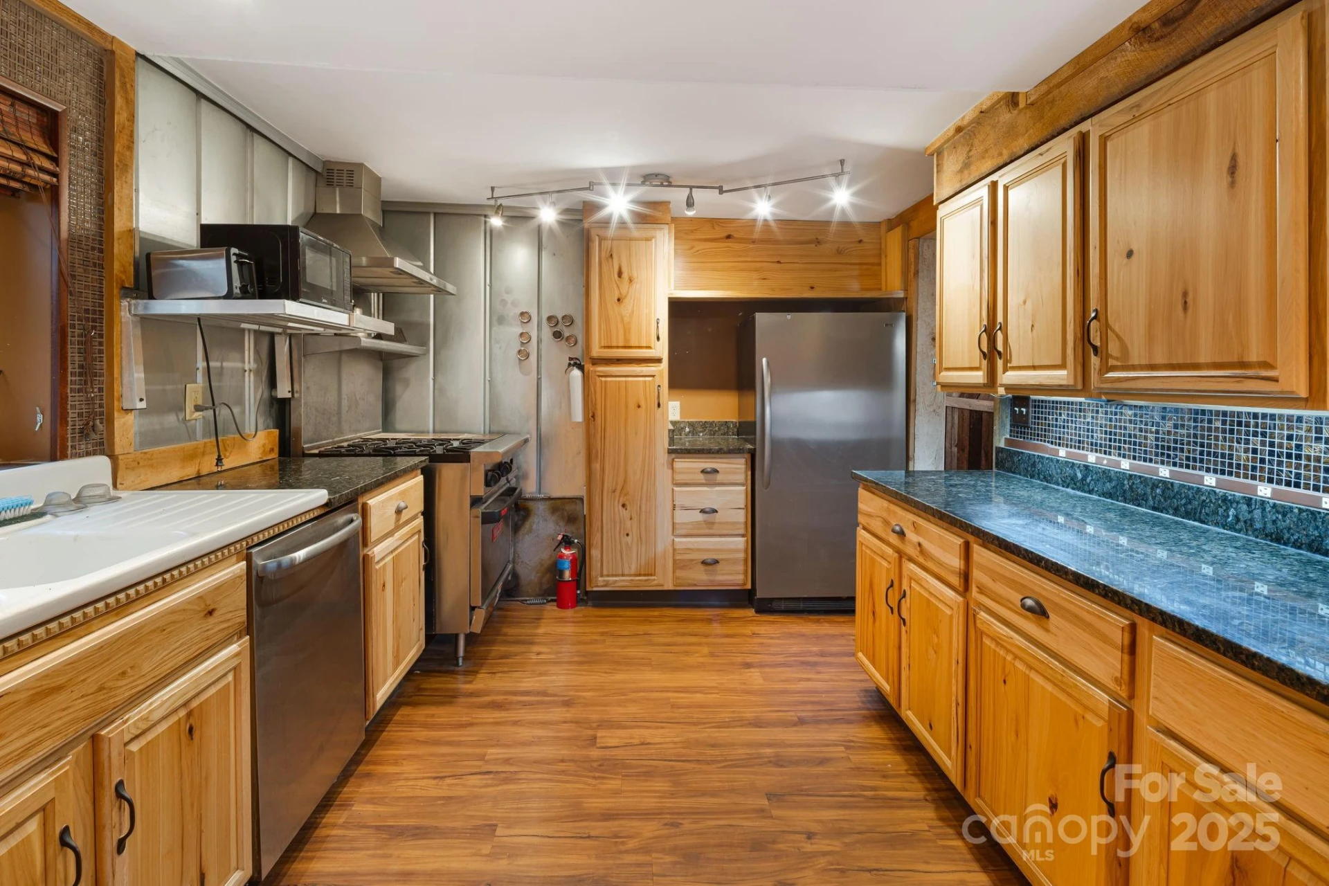 814 Little Creek Road - Photo 9