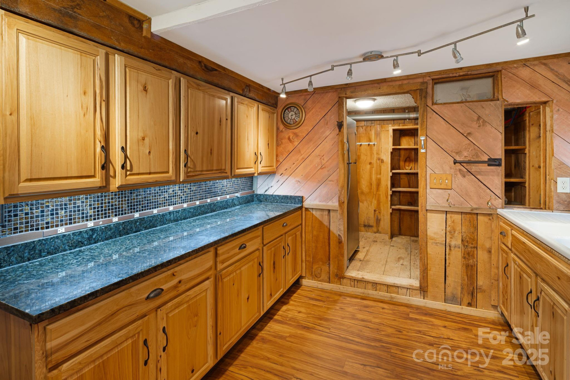 814 Little Creek Road - Photo 10