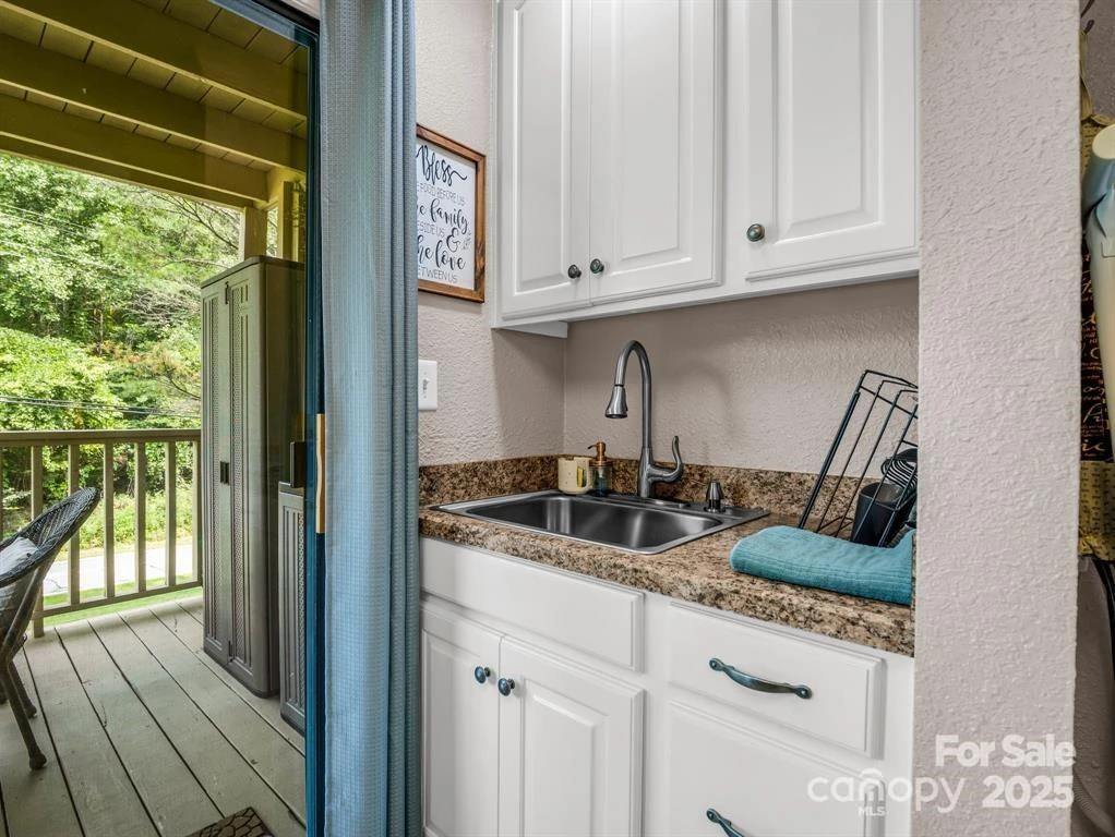 160 Whitney Boulevard - Photo 11