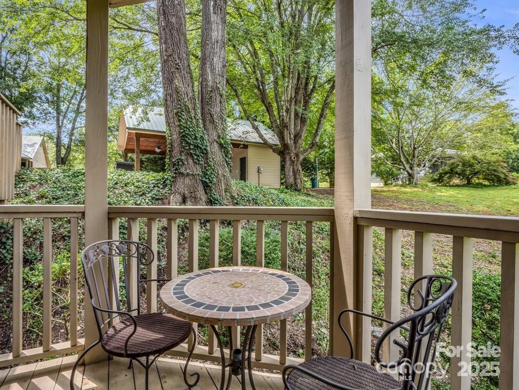 160 Whitney Boulevard - Photo 4