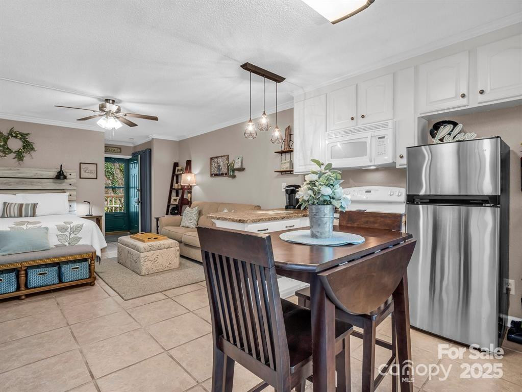 160 Whitney Boulevard - Photo 6