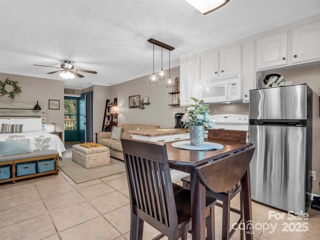 160 Whitney Boulevard - Photo 6