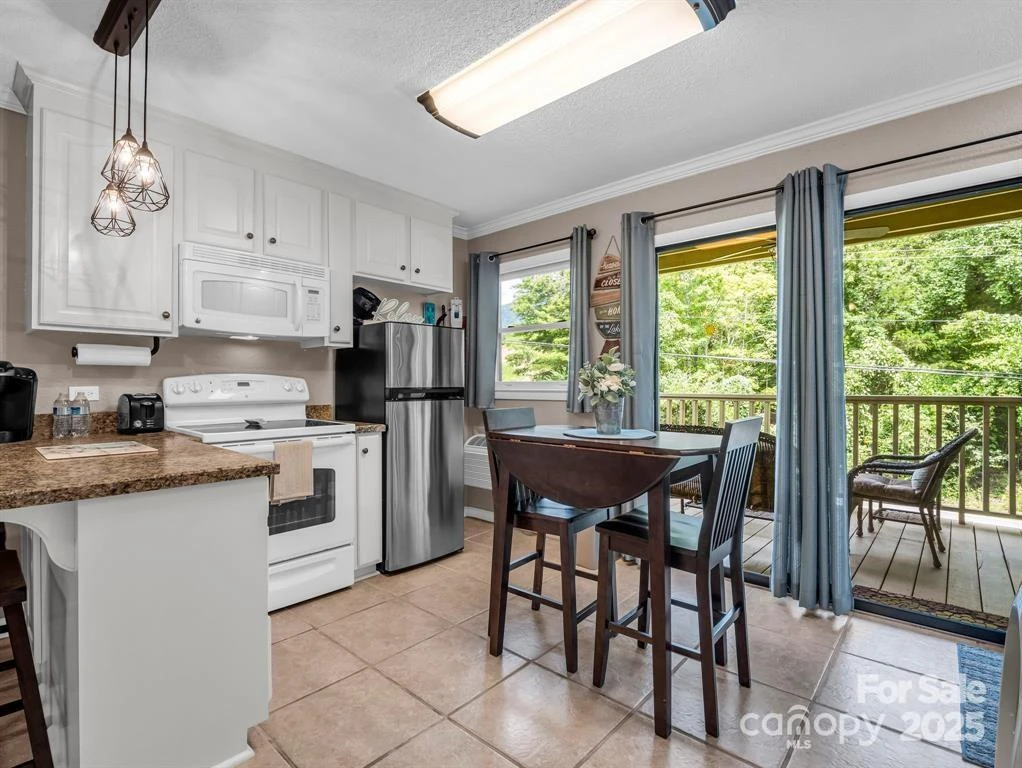 160 Whitney Boulevard - Photo 10