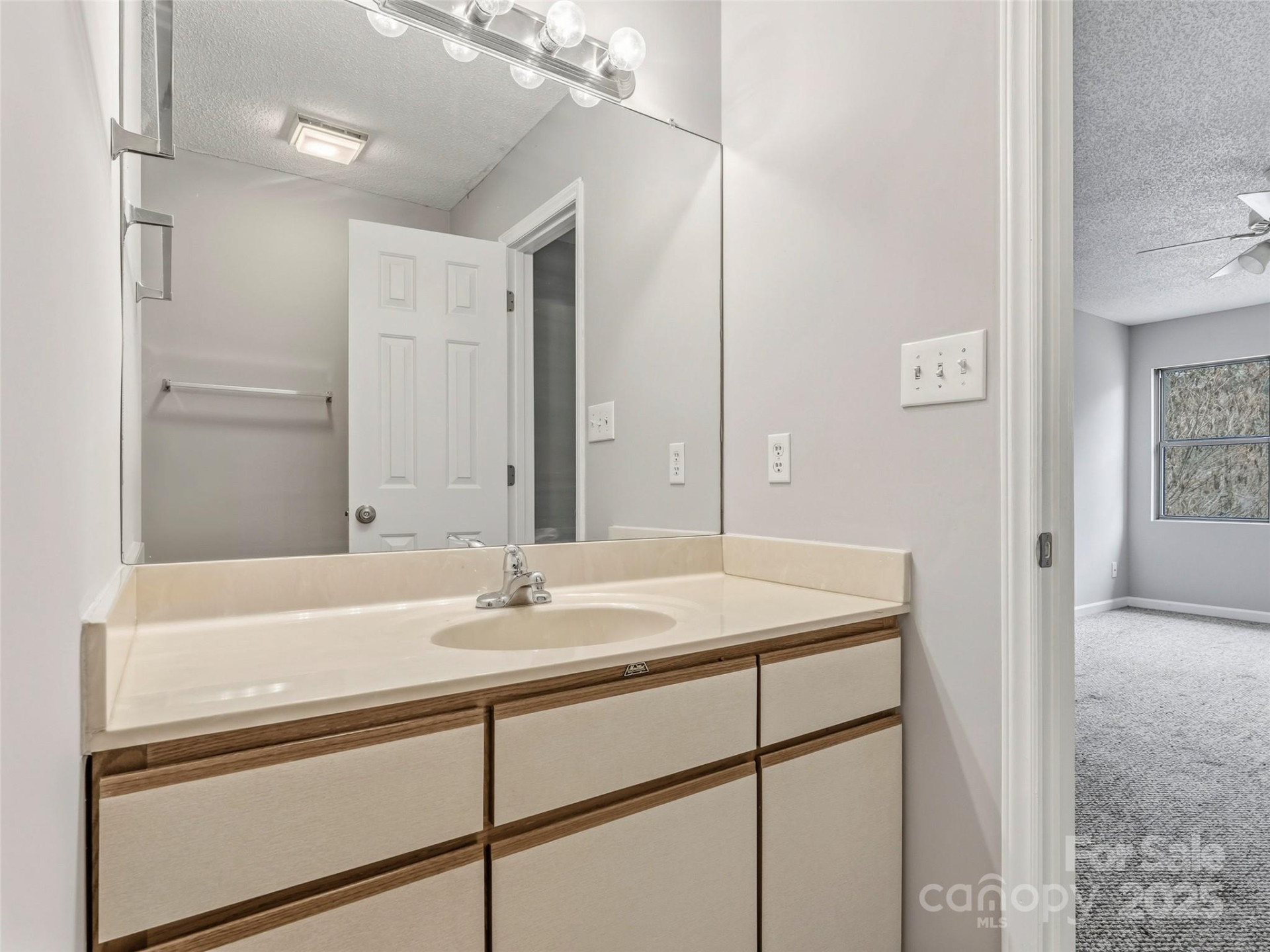 102 Abbey Circle - Photo 16