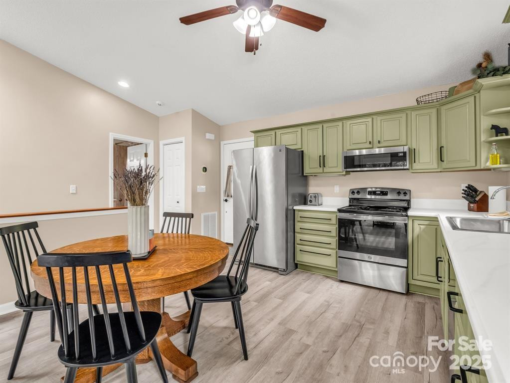 119 Celestial Way - Photo 4