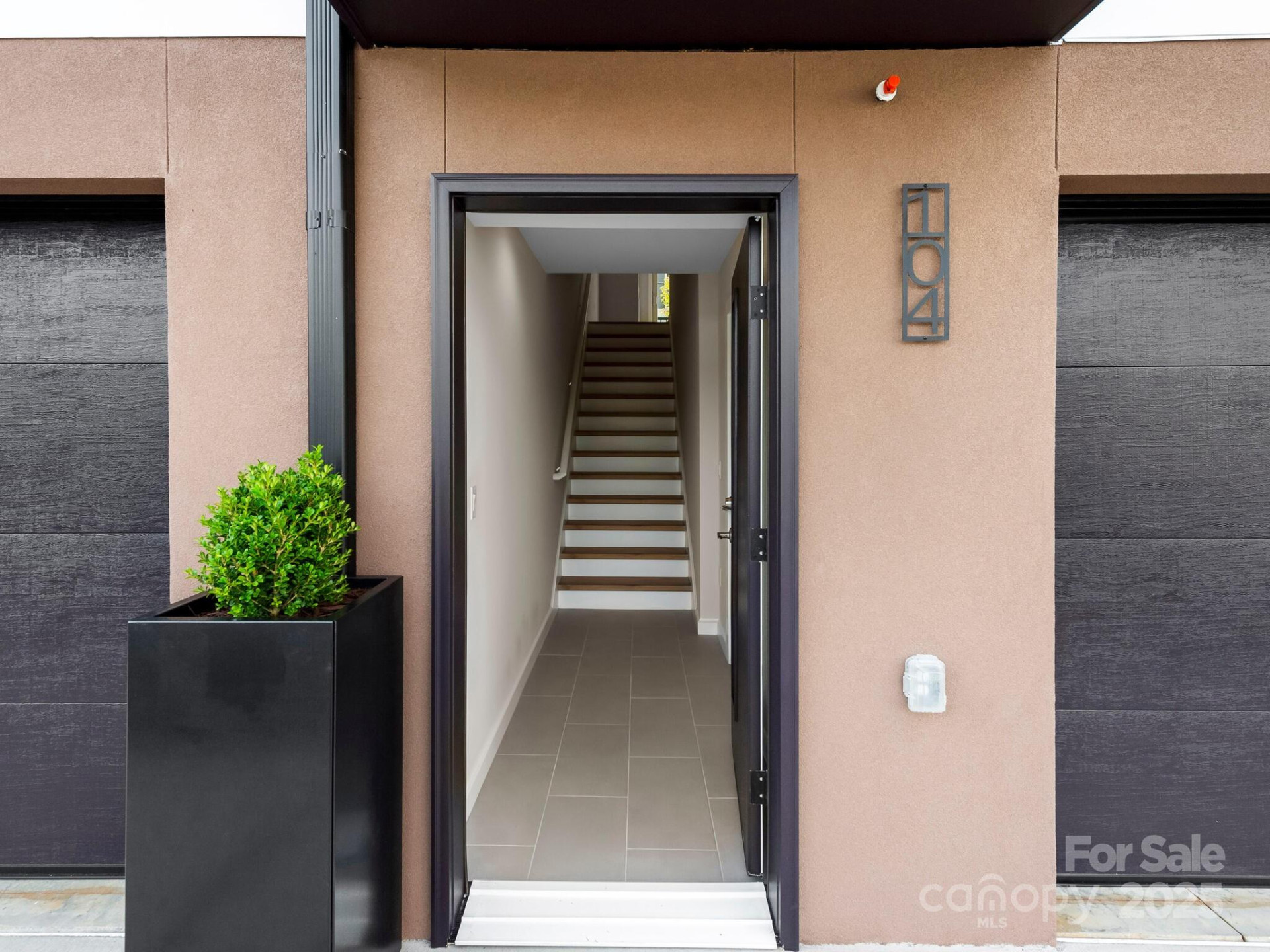 3 Lee Garden Lane #104 - Photo 5