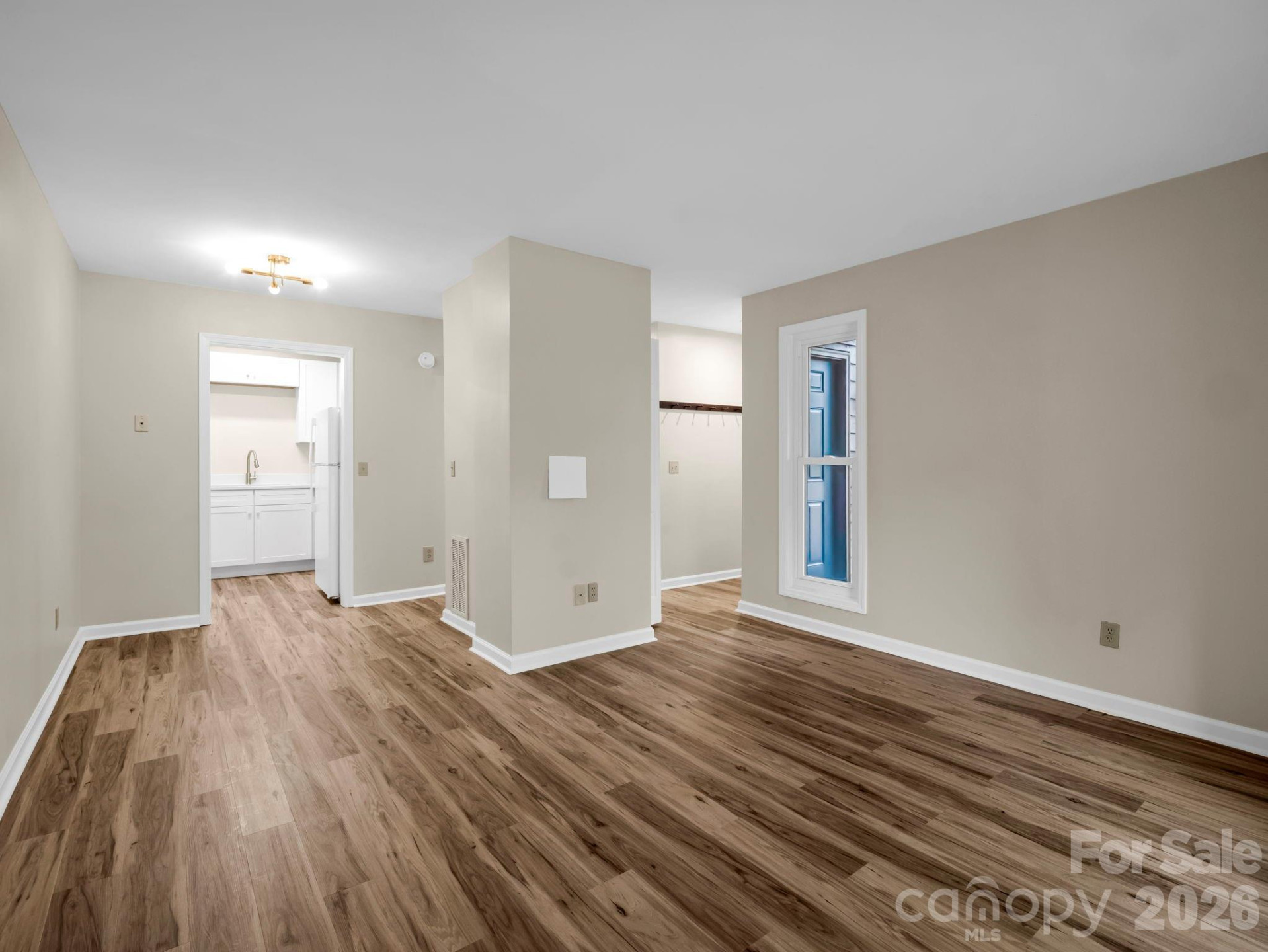 520 Courtwood Lane #4 - Photo 2