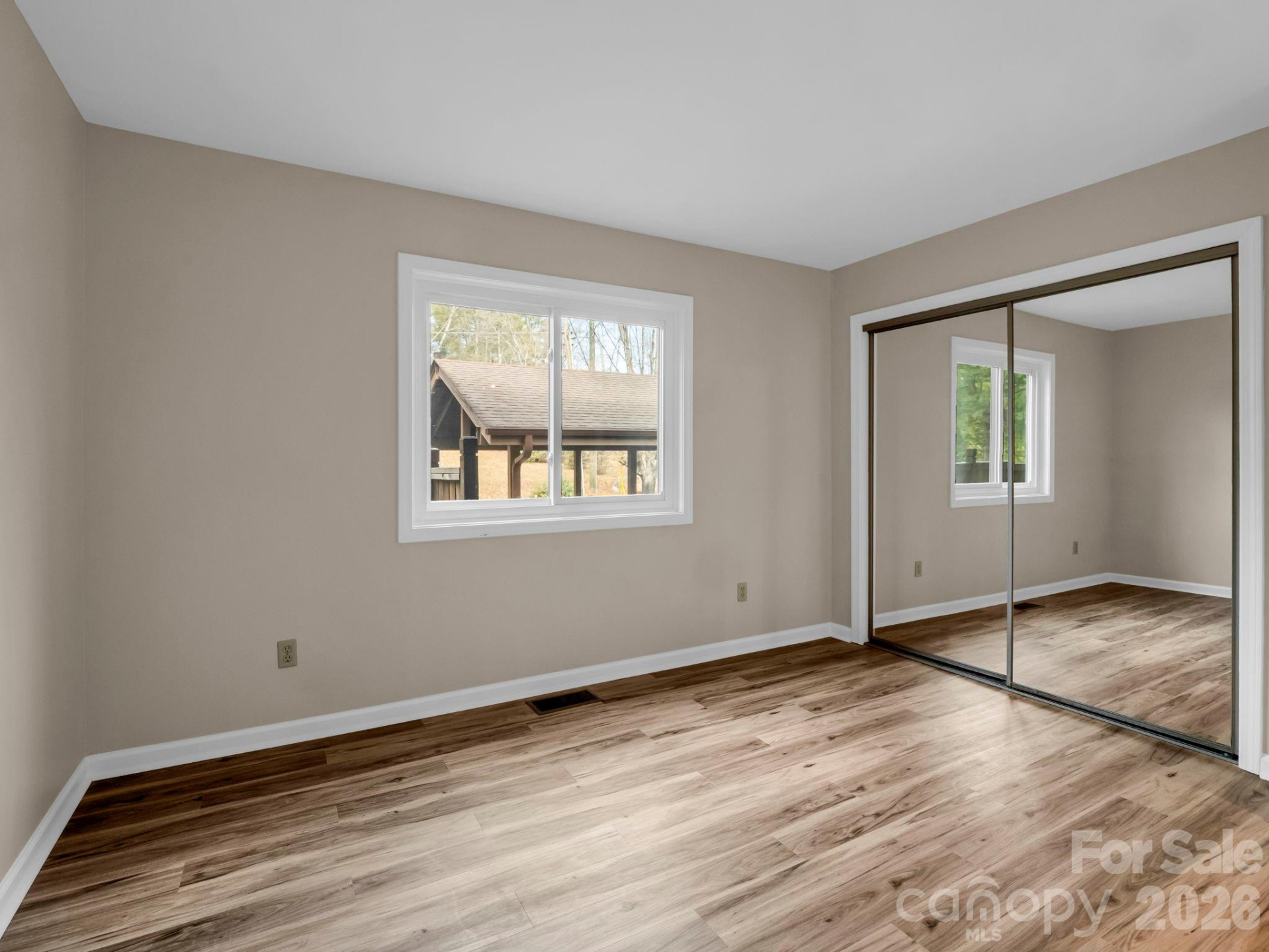 520 Courtwood Lane #4 - Photo 3