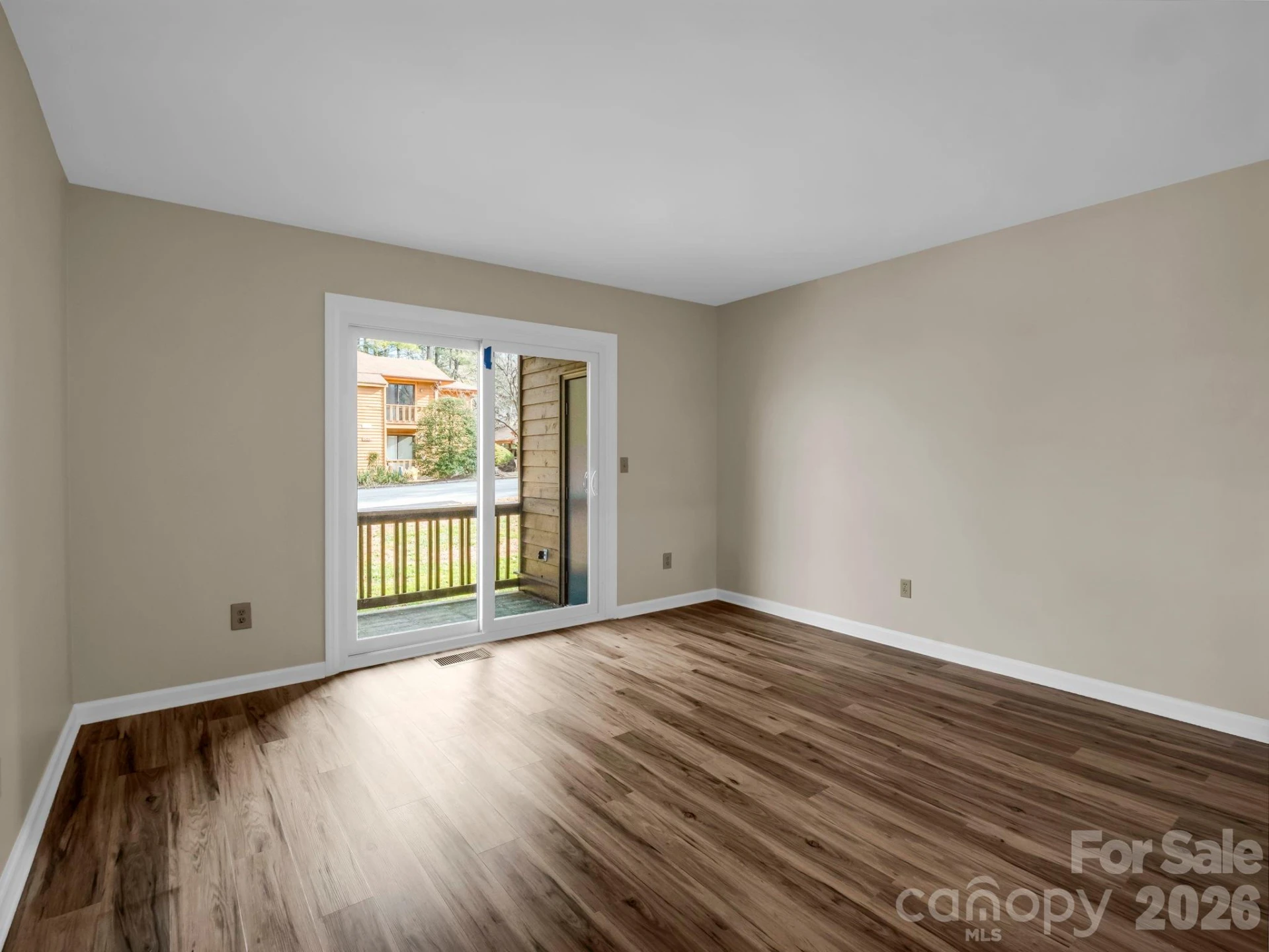 520 Courtwood Lane #4 - Photo 8