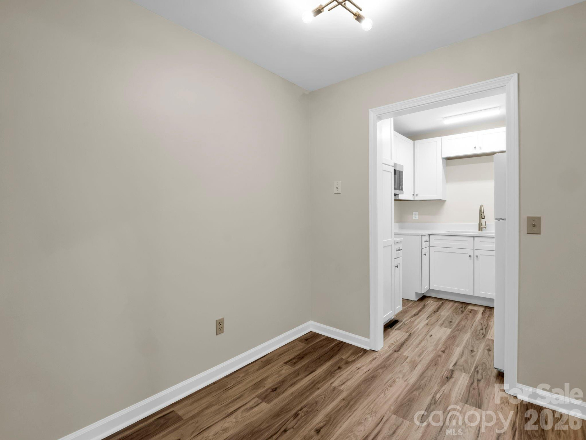520 Courtwood Lane #4 - Photo 9