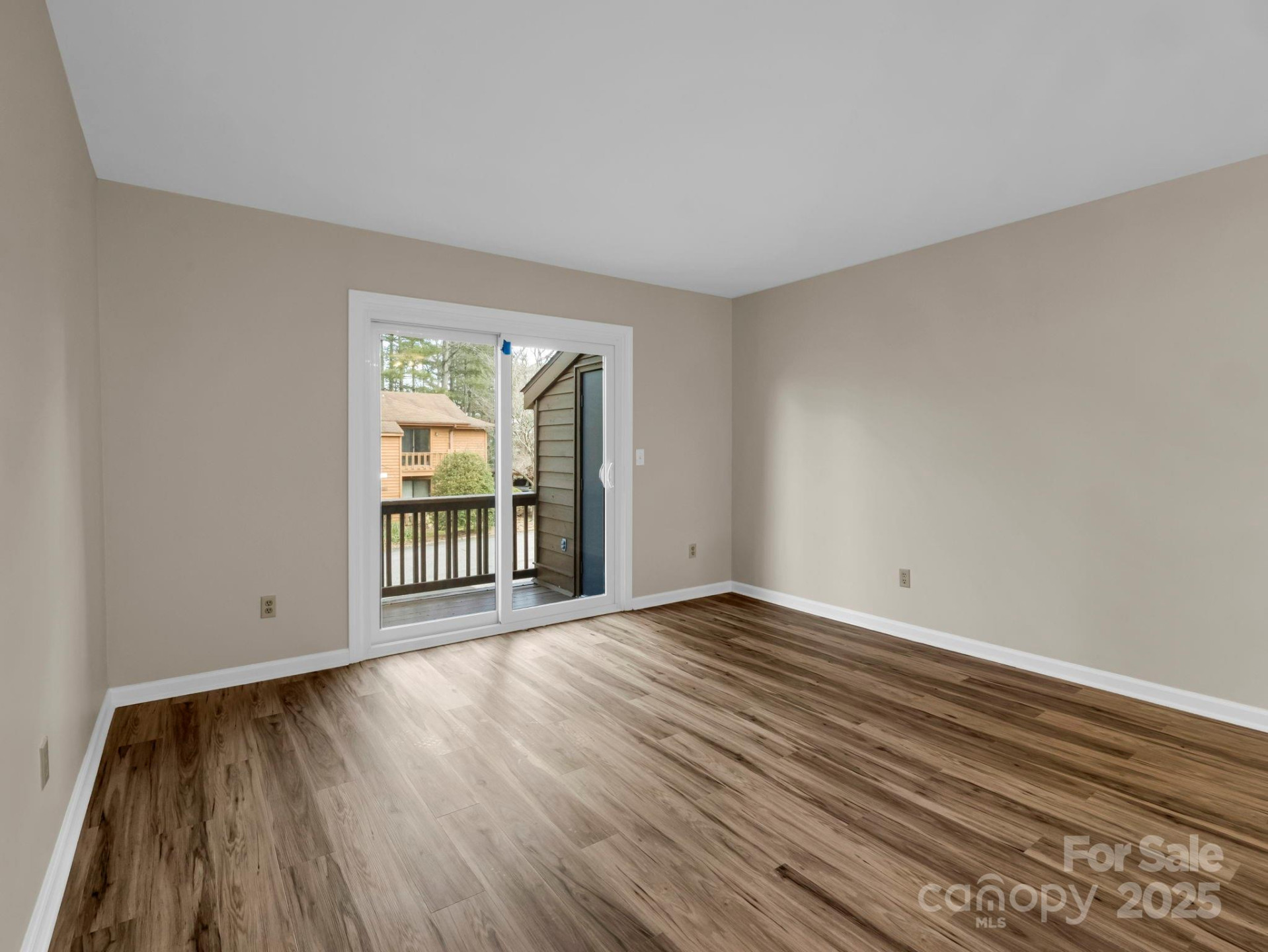 520 Courtwood Lane #8 - Photo 4
