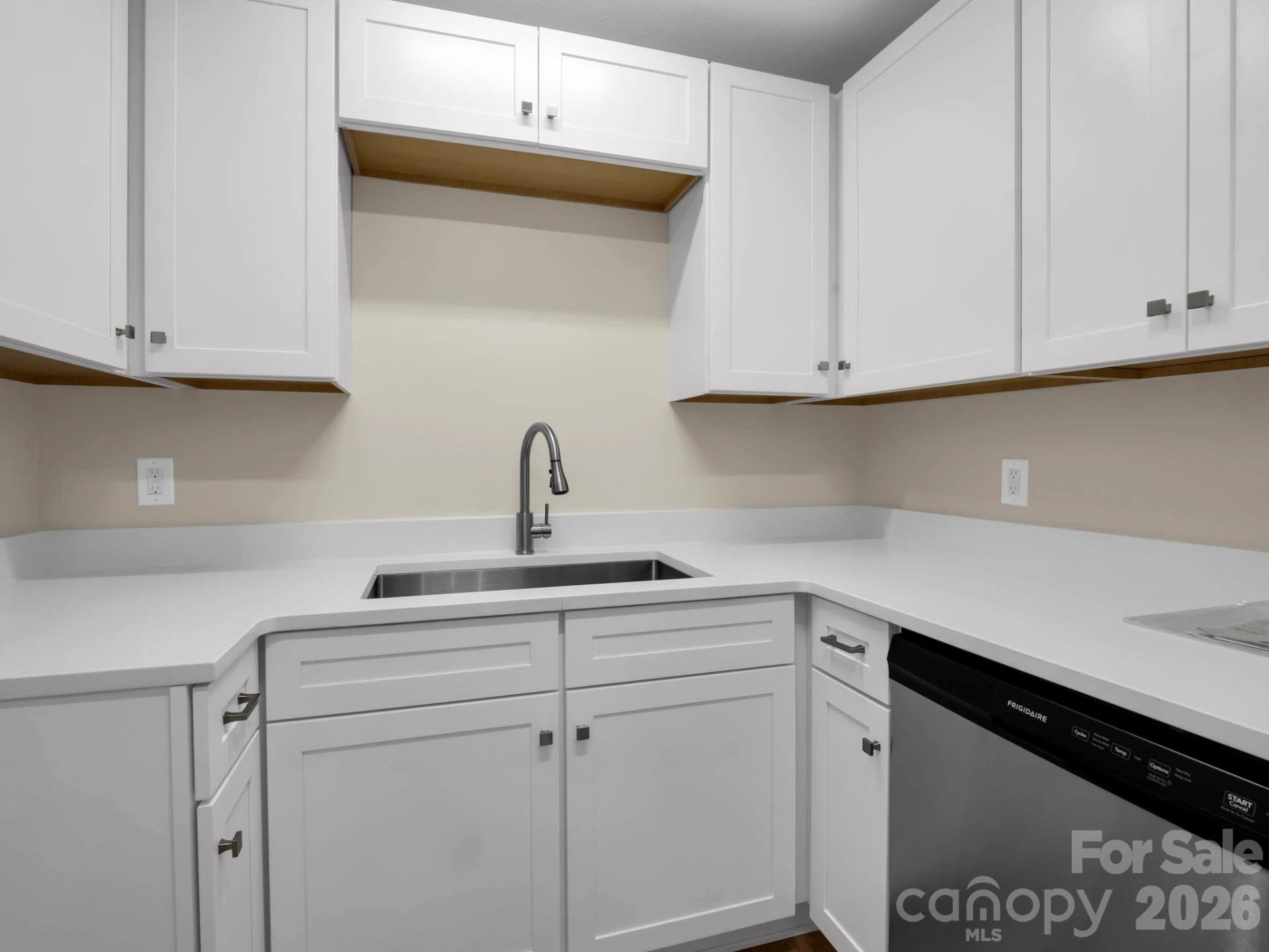 520 Courtwood Lane #8 - Photo 15