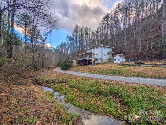 77 Griffith Branch Road, Green Mountain, NC, 28740