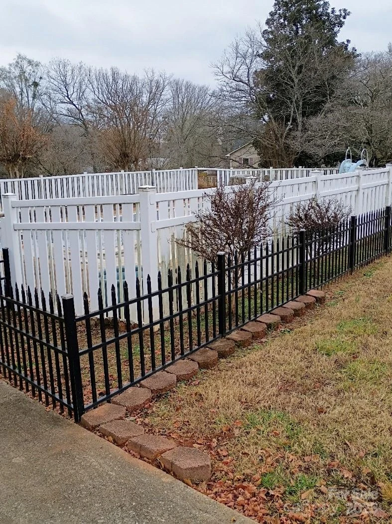 141 Justice Drive - Photo 3