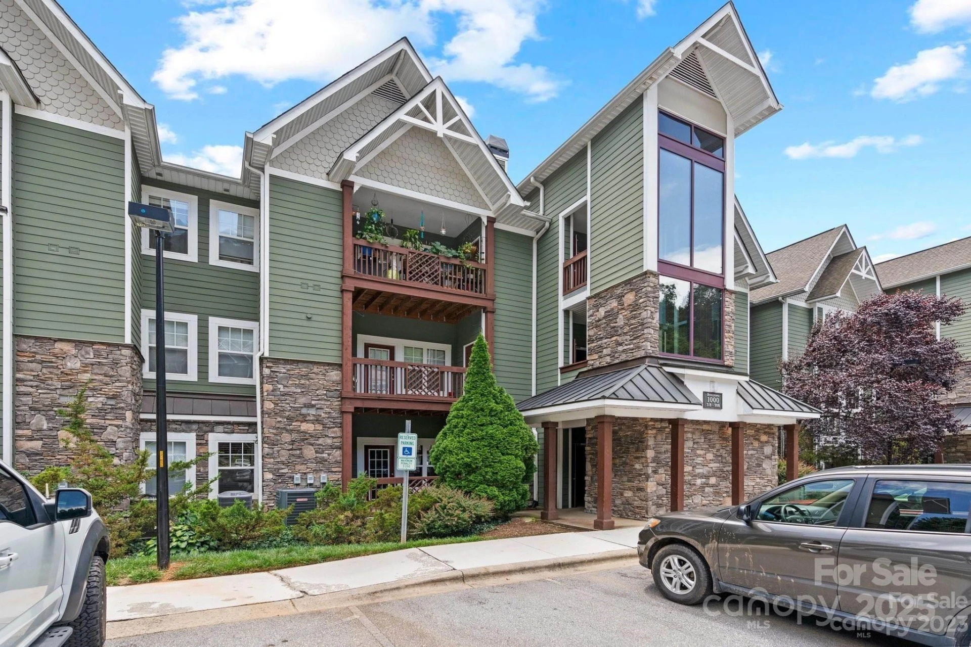 2000 Olde Eastwood Village Boulevard #305