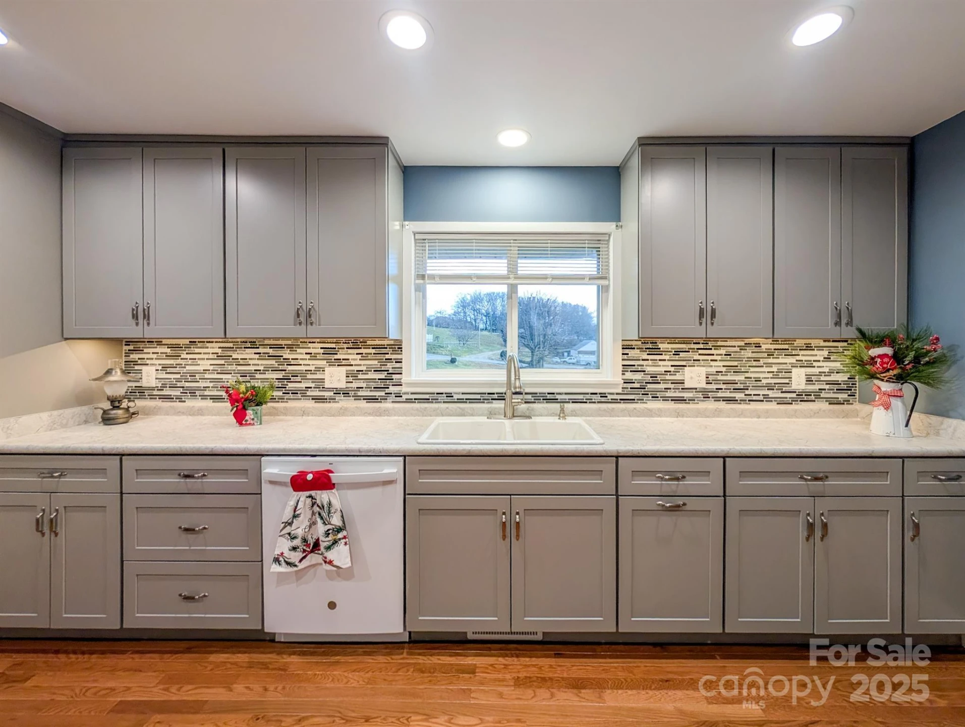 39 Hawthorne Lane - Photo 8