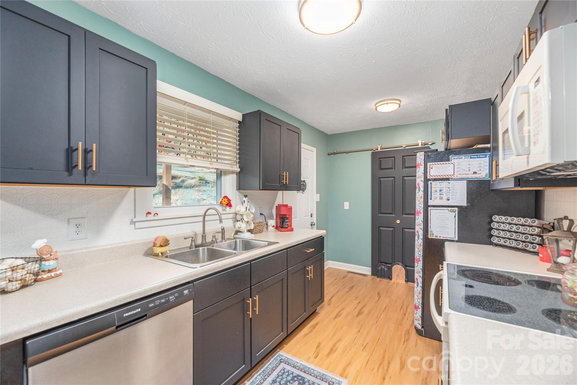 2746 Turnpike Road - Photo 7