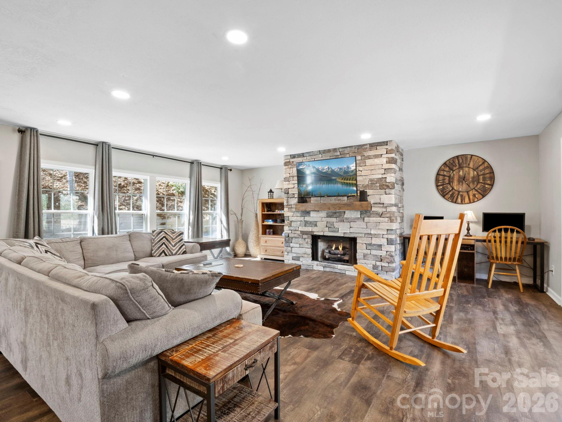 137 Weaver Court - Photo 11