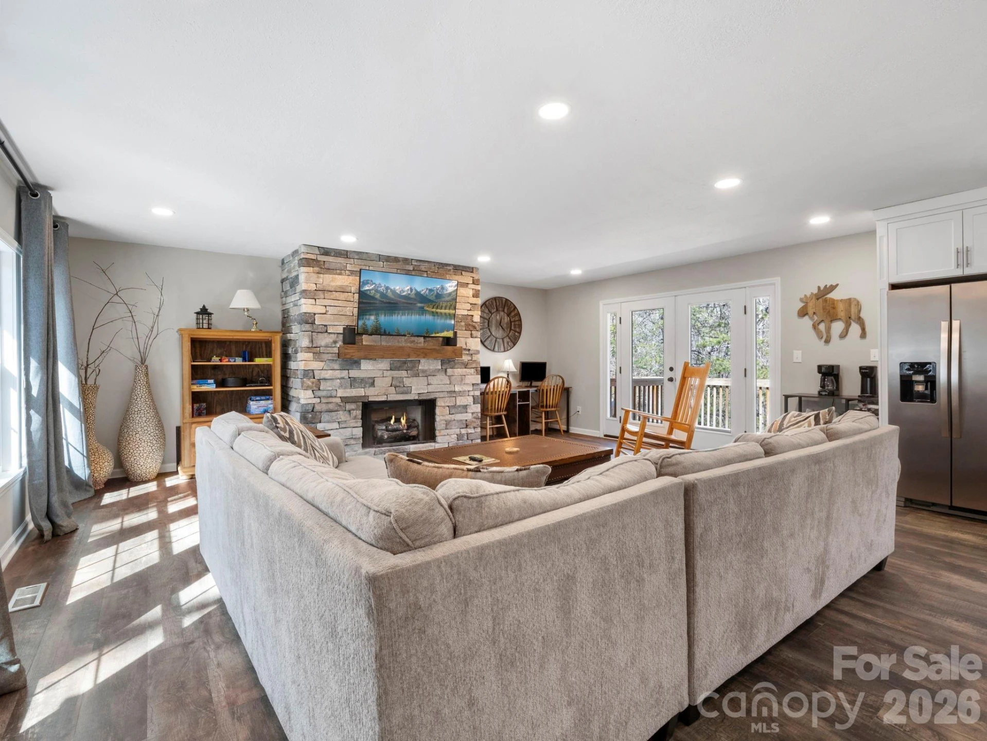 137 Weaver Court - Photo 12