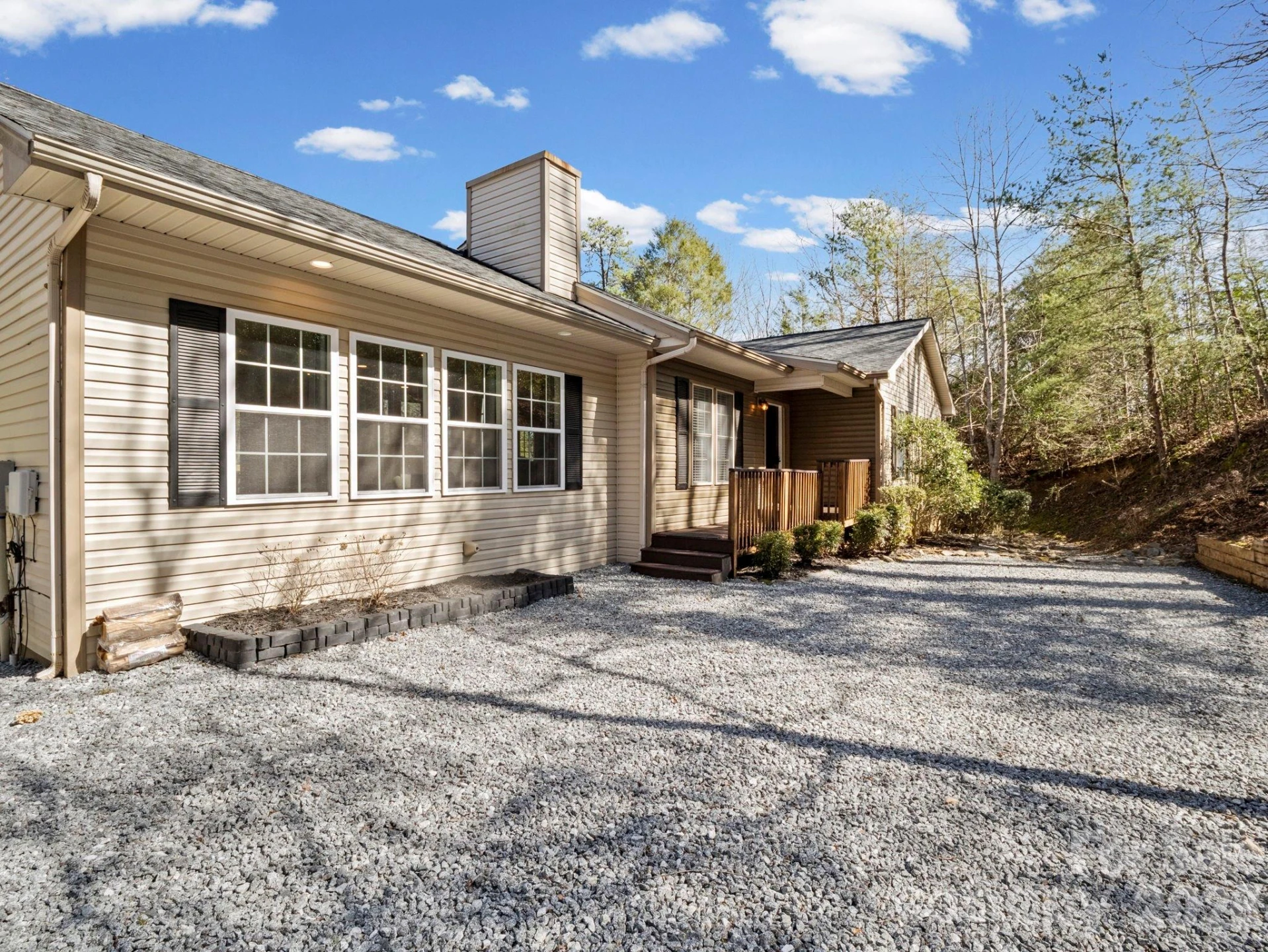 137 Weaver Court - Photo 4